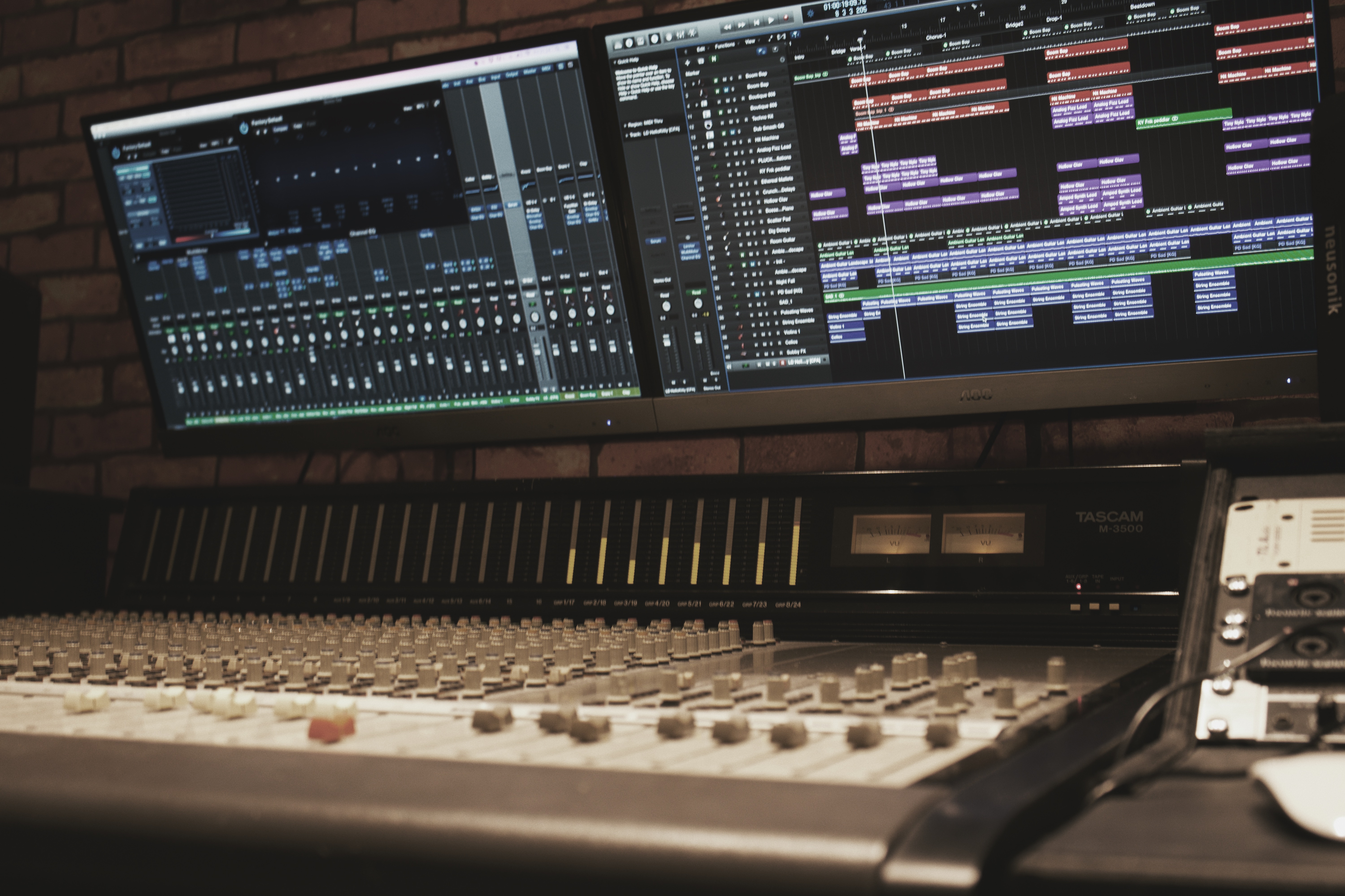 Professional audio mixing setup at Innertone Studio for events and presentations.