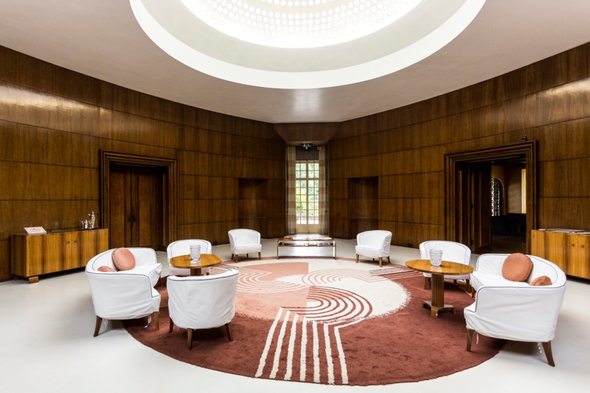 Art Deco mansion circular room for executive networking and corporate events.