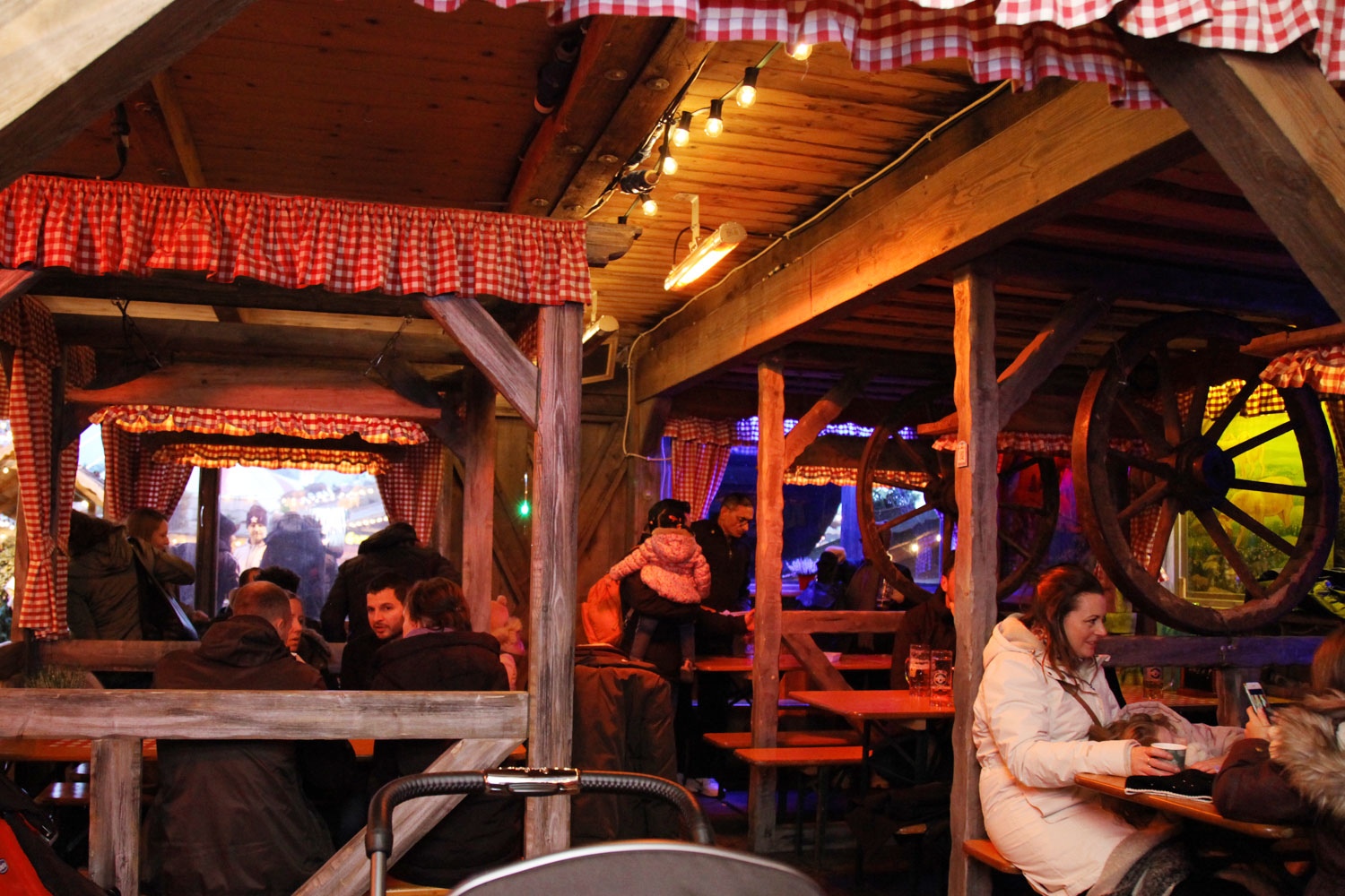 Cafe Bavaria - Unten (Downstairs) - jfw0tvtntbd.jpg