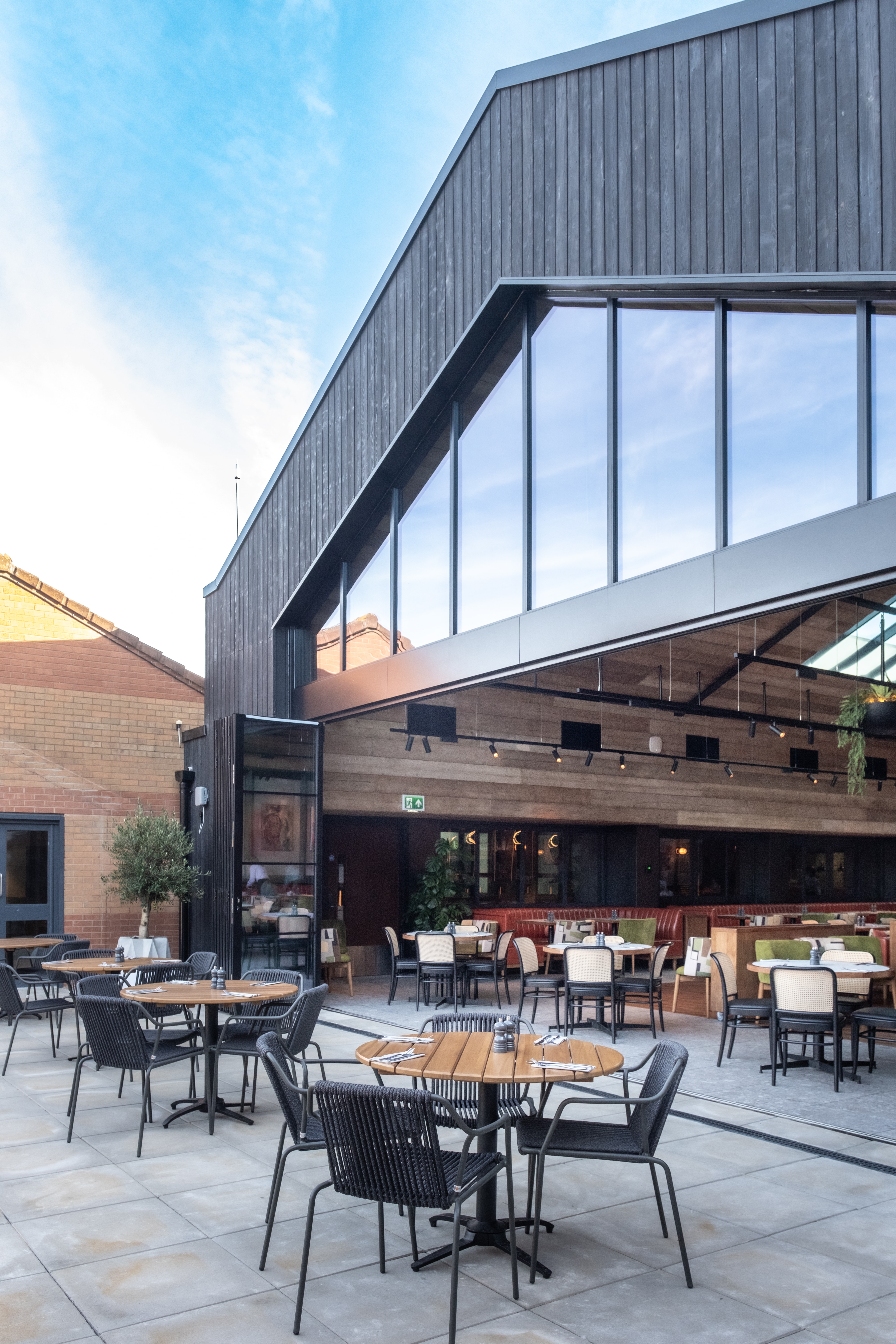 Large Meeting Spaces - 1vhc01sfydx.jpg