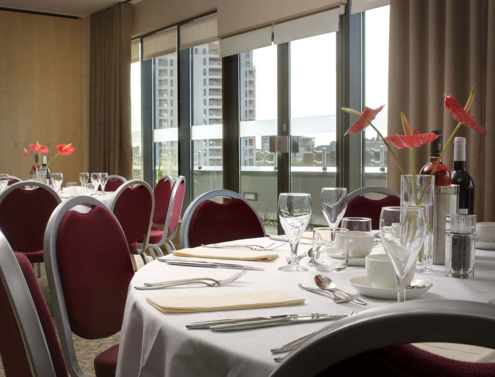 Colston - 0rwufs5mmga.jpg