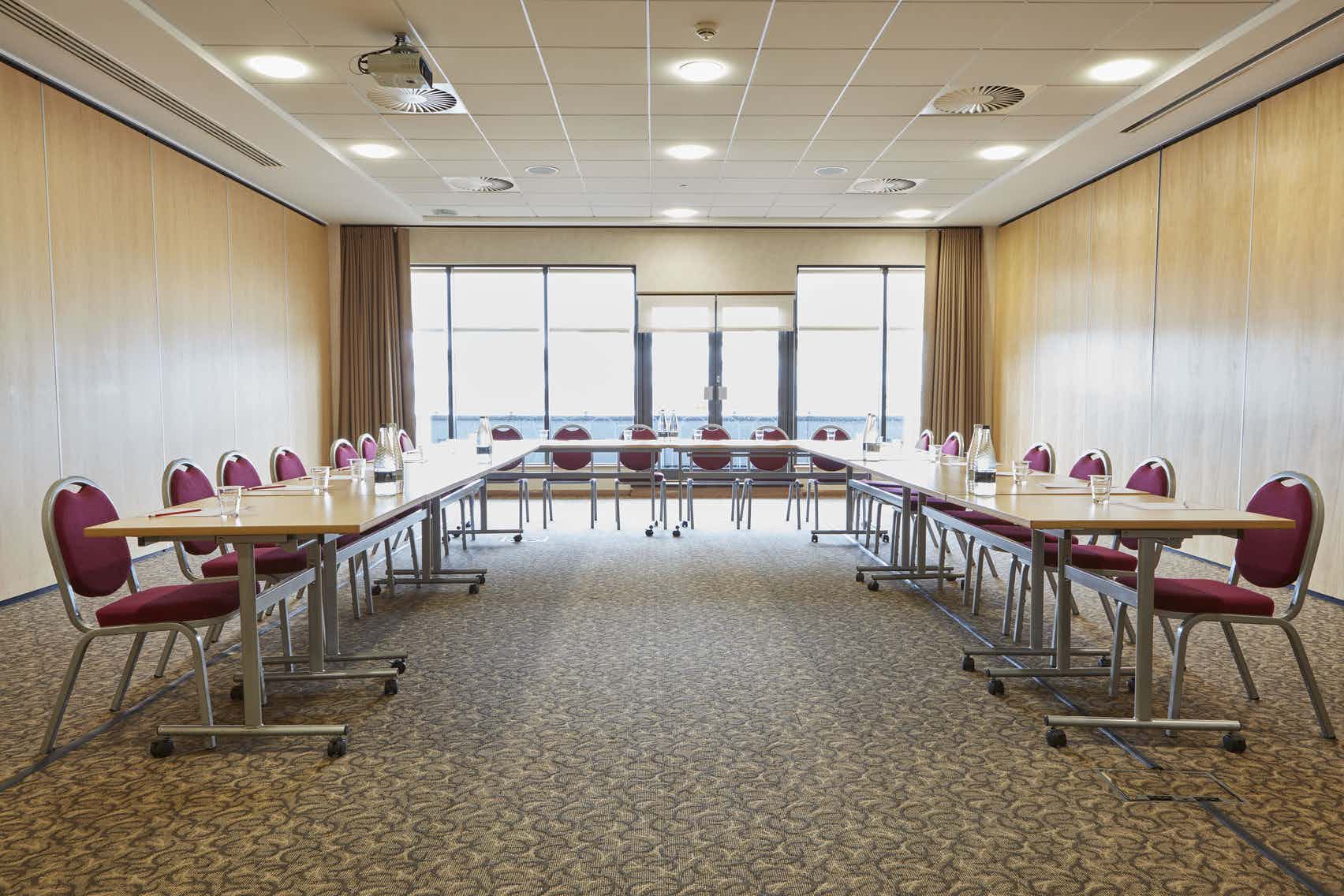 Colston - 11skno0mjuj.jpg