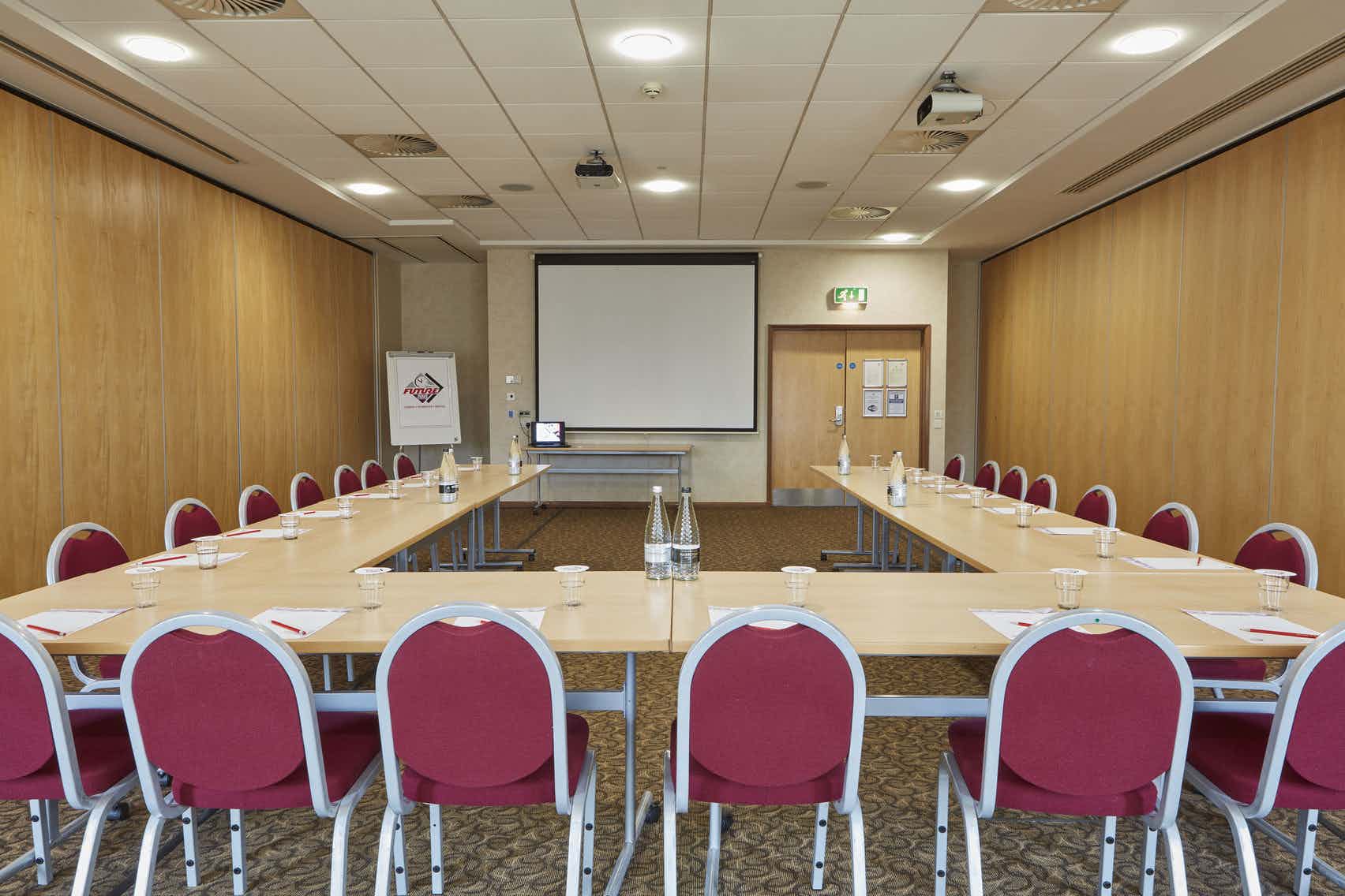 Colston - t3lxecpc50j.jpg