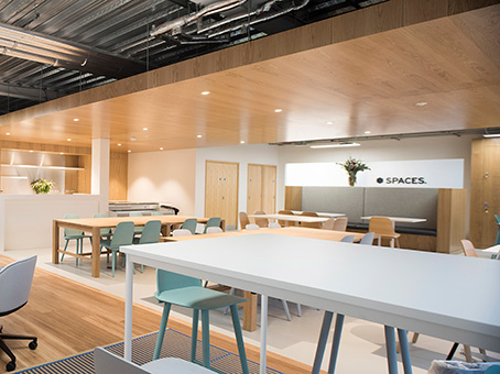 Modern meeting space in Chalfont Park, ideal for workshops and collaboration.