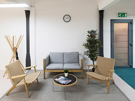 Modern lounge area in Spaces, Ropewalks for pre-meeting gatherings and events.