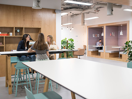 Meeting Room 2 - k04fvuqx0qi.jpg