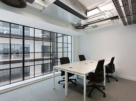 Meeting Room 2 - guyeaeo2wrn.jpg