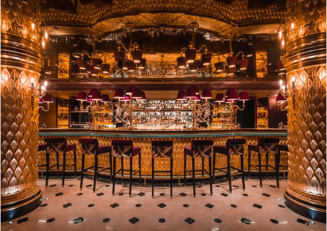 Luxurious Wave Bar at Park Chinois, perfect for upscale events and networking.