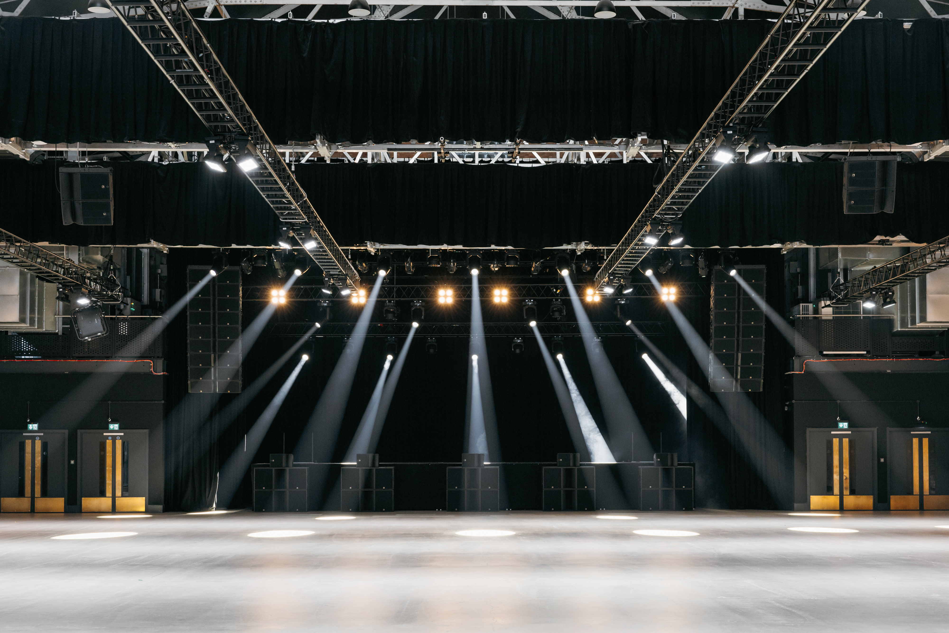 Whole Venue - i1qzwmuebq0.JPG