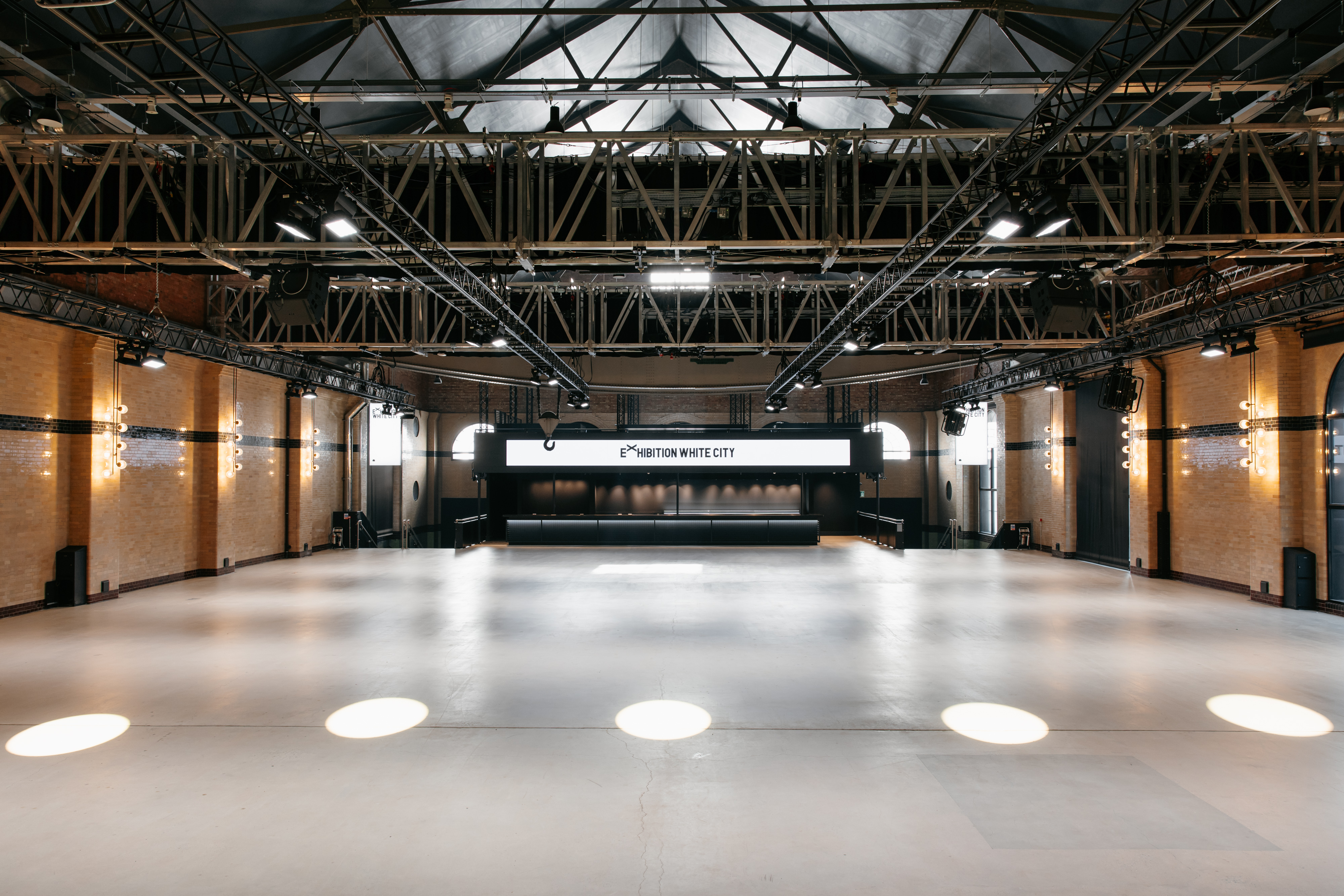 Whole Venue - nphf3yyqqjc.JPG