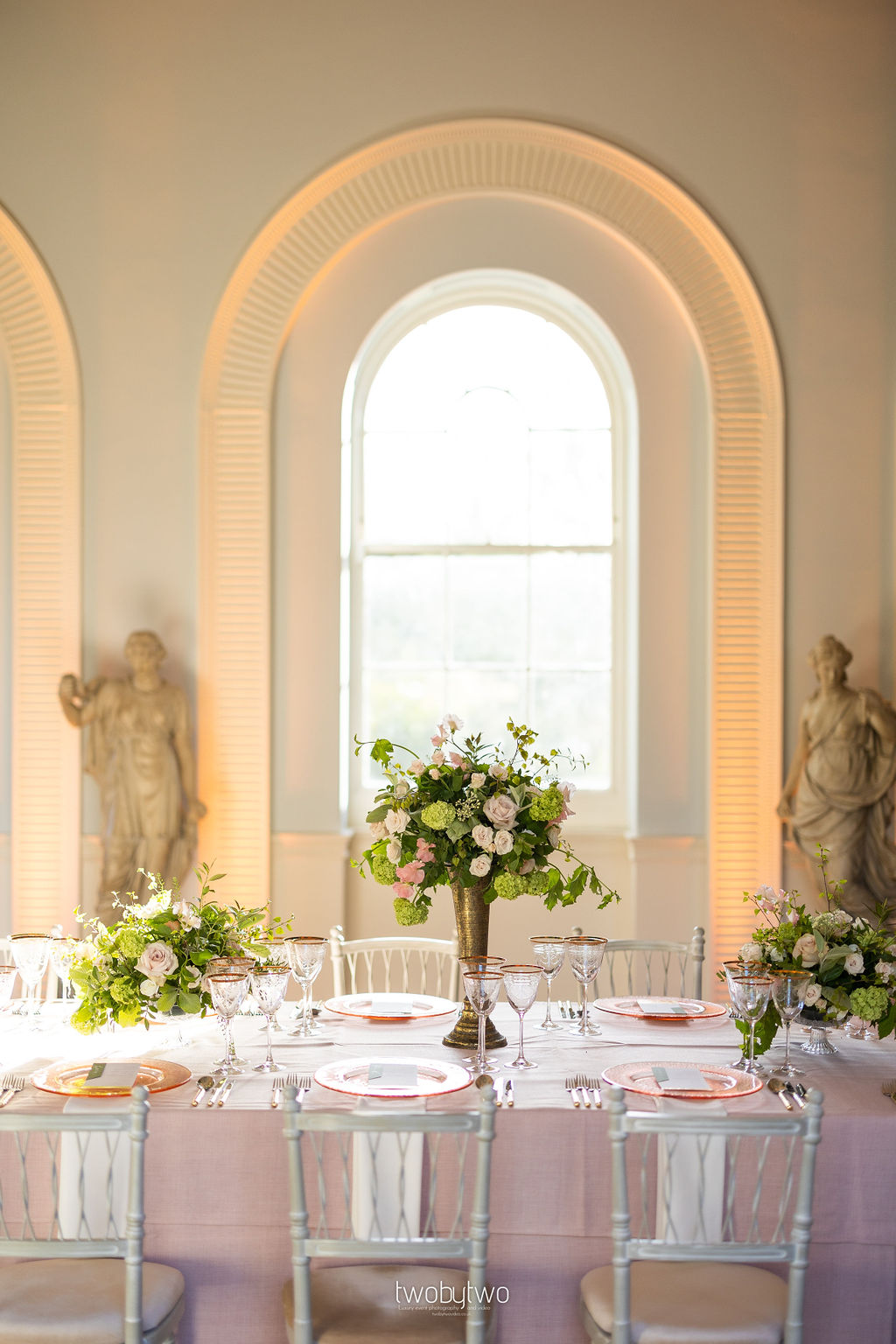 Elegant table setting in Georgian Eating Room, perfect for upscale events and gatherings.