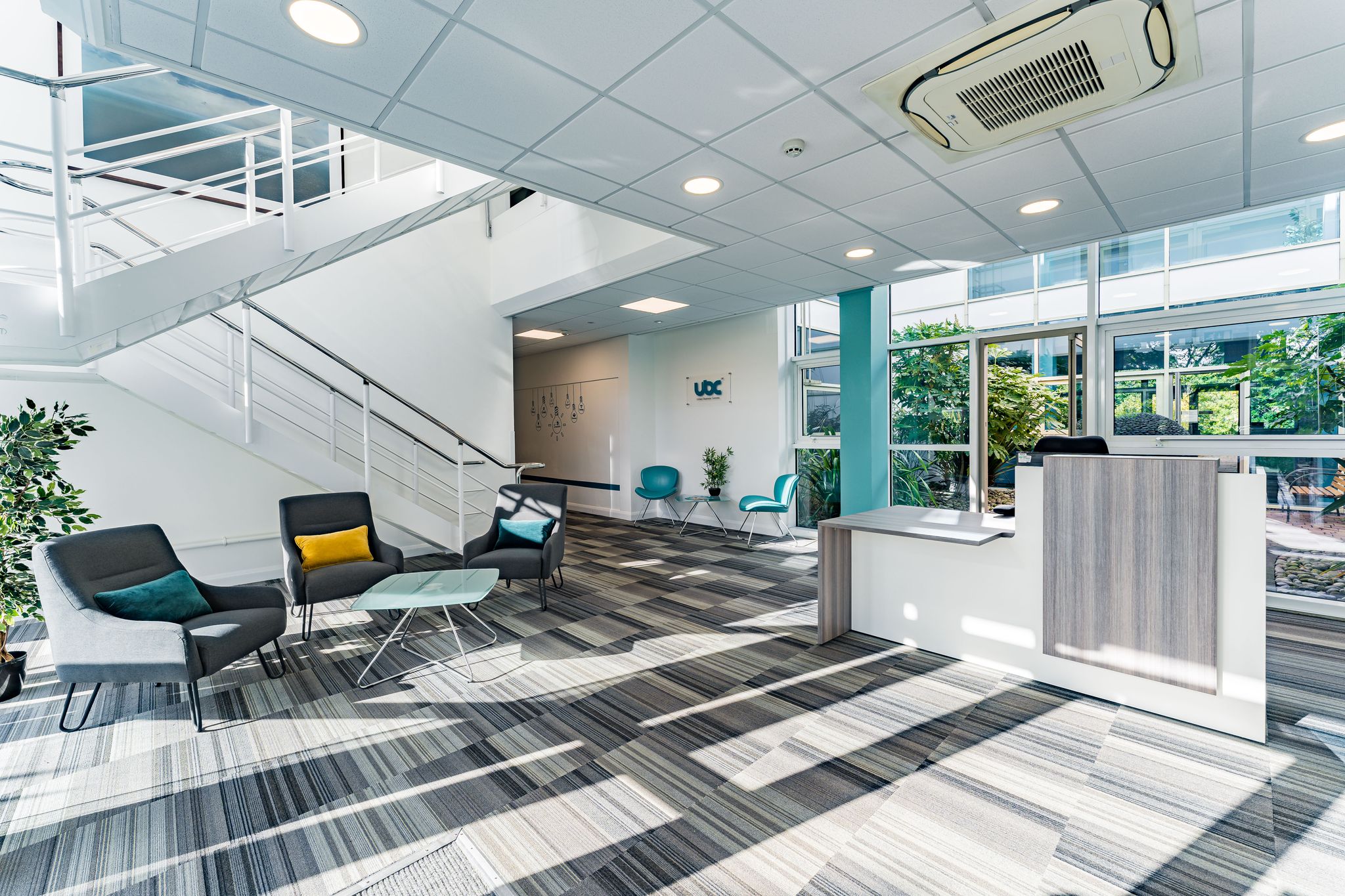 Modern Arkwright Suite lobby with natural light, ideal for meetings and events.