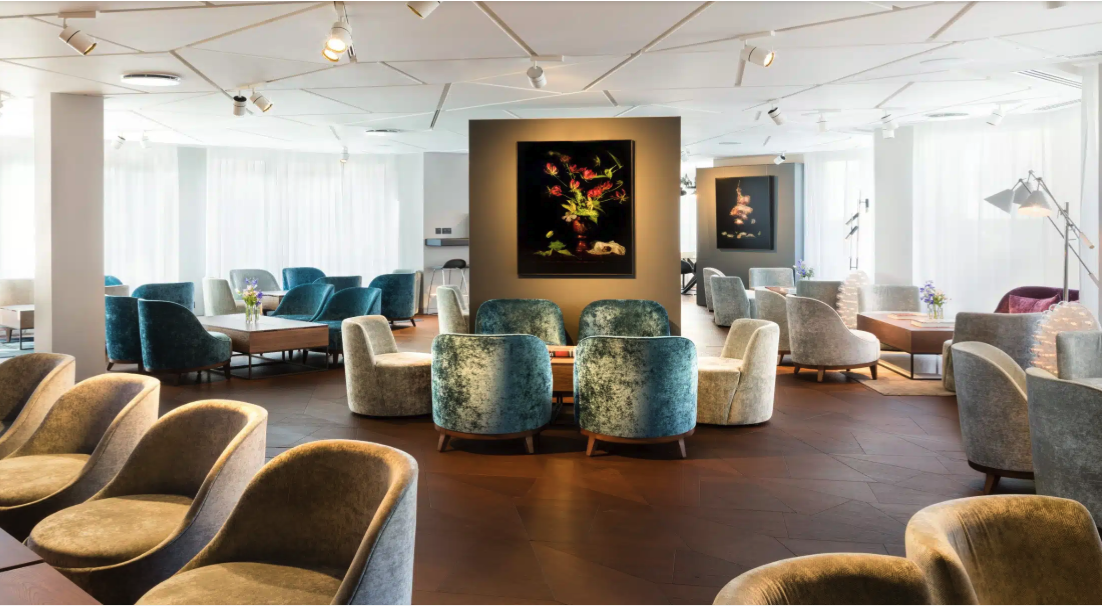 Stylish meeting space at The Lounge, perfect for networking and casual events.