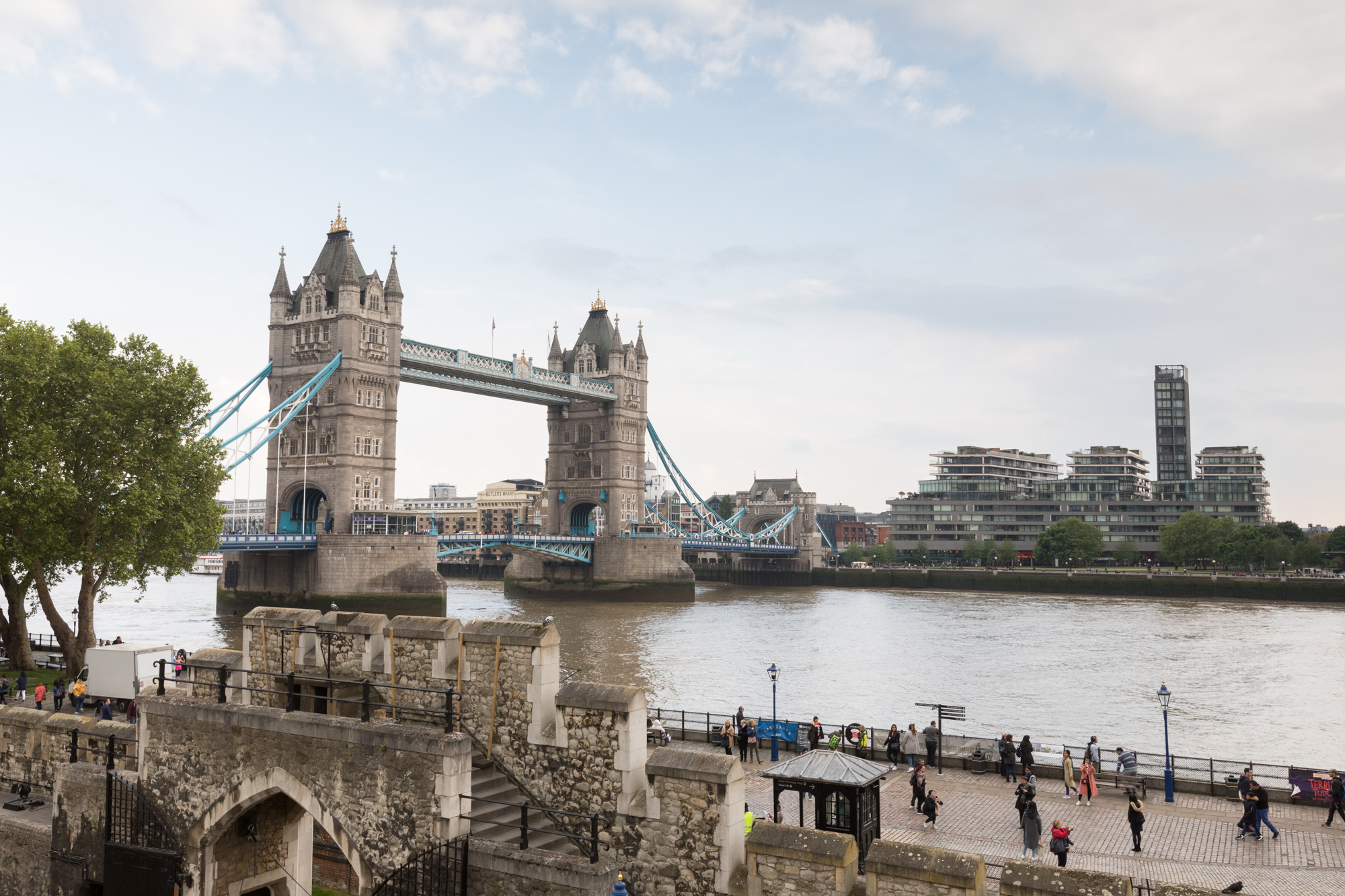 Medieval Palace - pi4woup4dwg.jpg