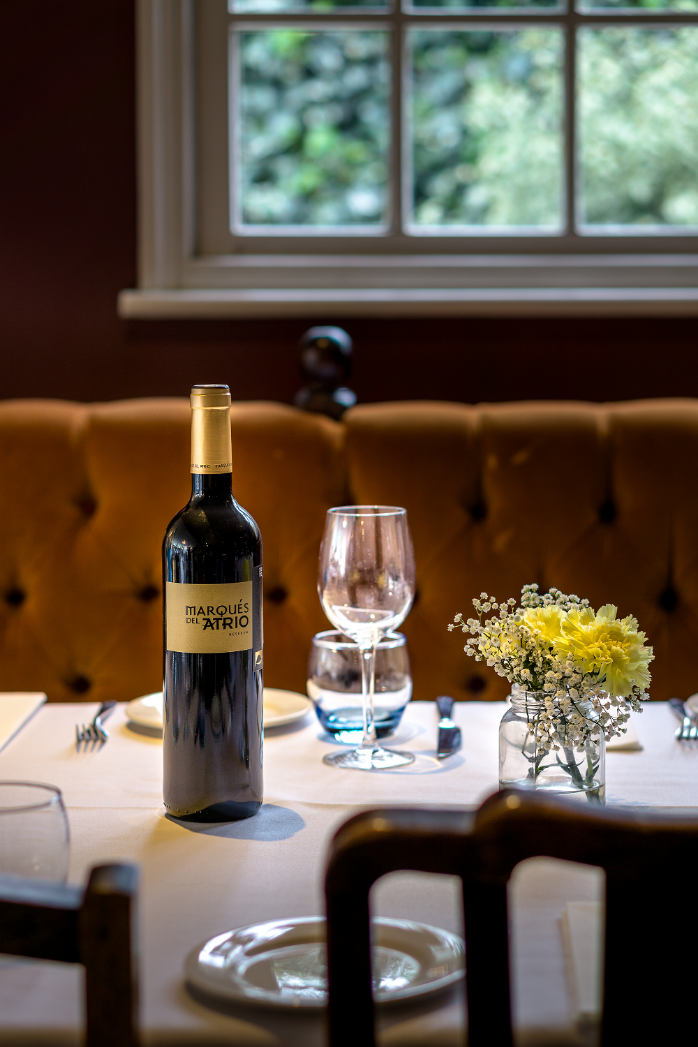 Elegant dining table in The Ceylon Room, perfect for corporate dinners and gatherings.