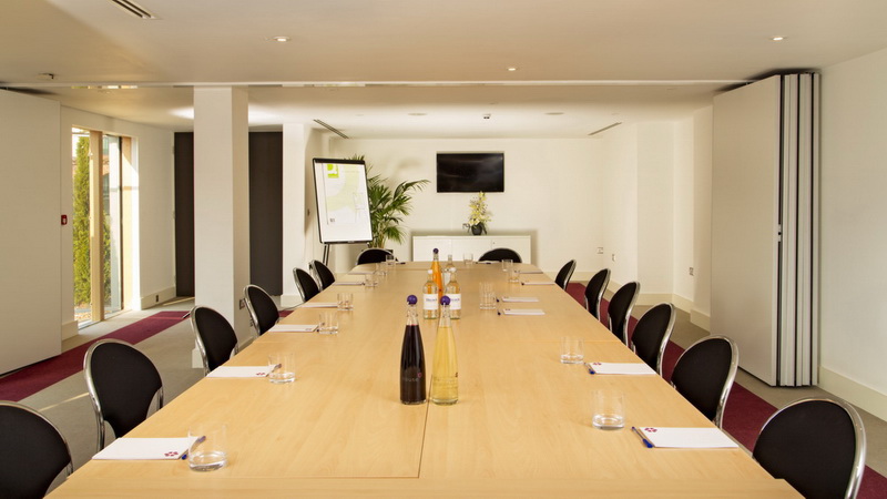 Thorpe Suite meeting room at Lifehouse Spa, ideal for professional gatherings and presentations.