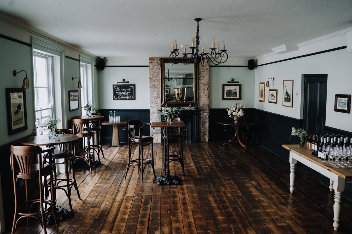 The Hardy Room - akskxmp2uqa.jpg