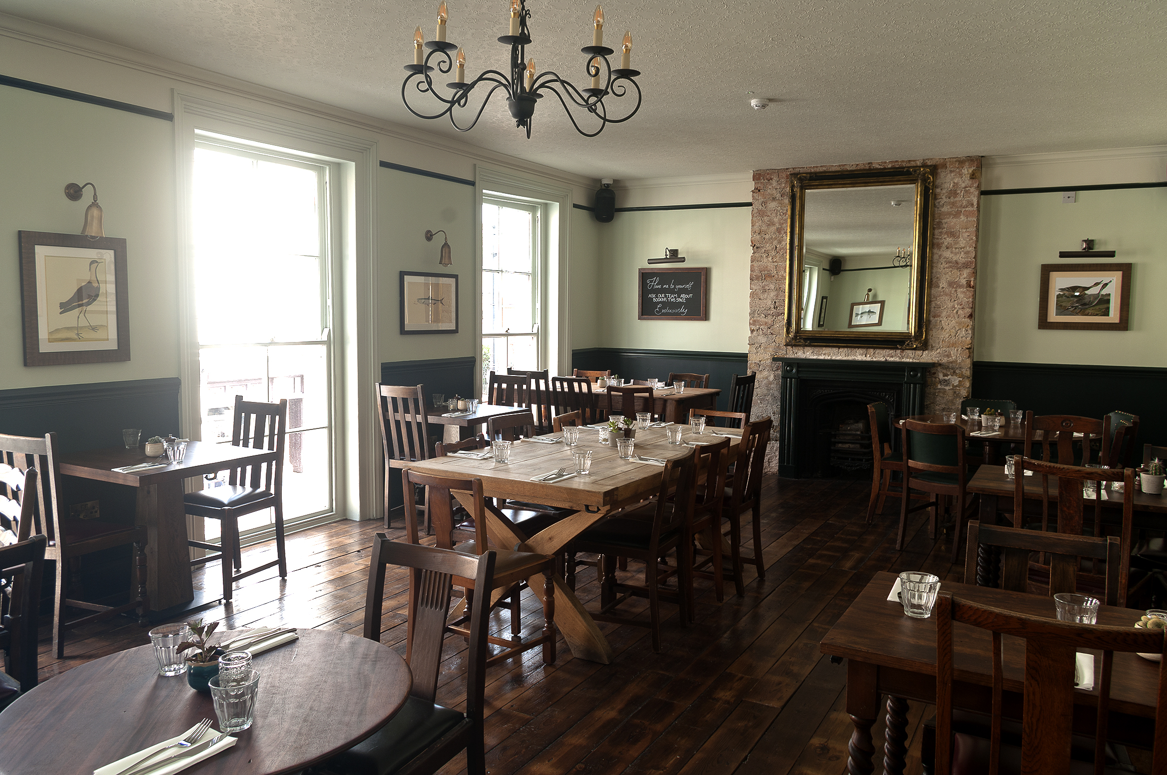 Charming dining space in The Hardy Room, perfect for intimate gatherings and corporate events.
