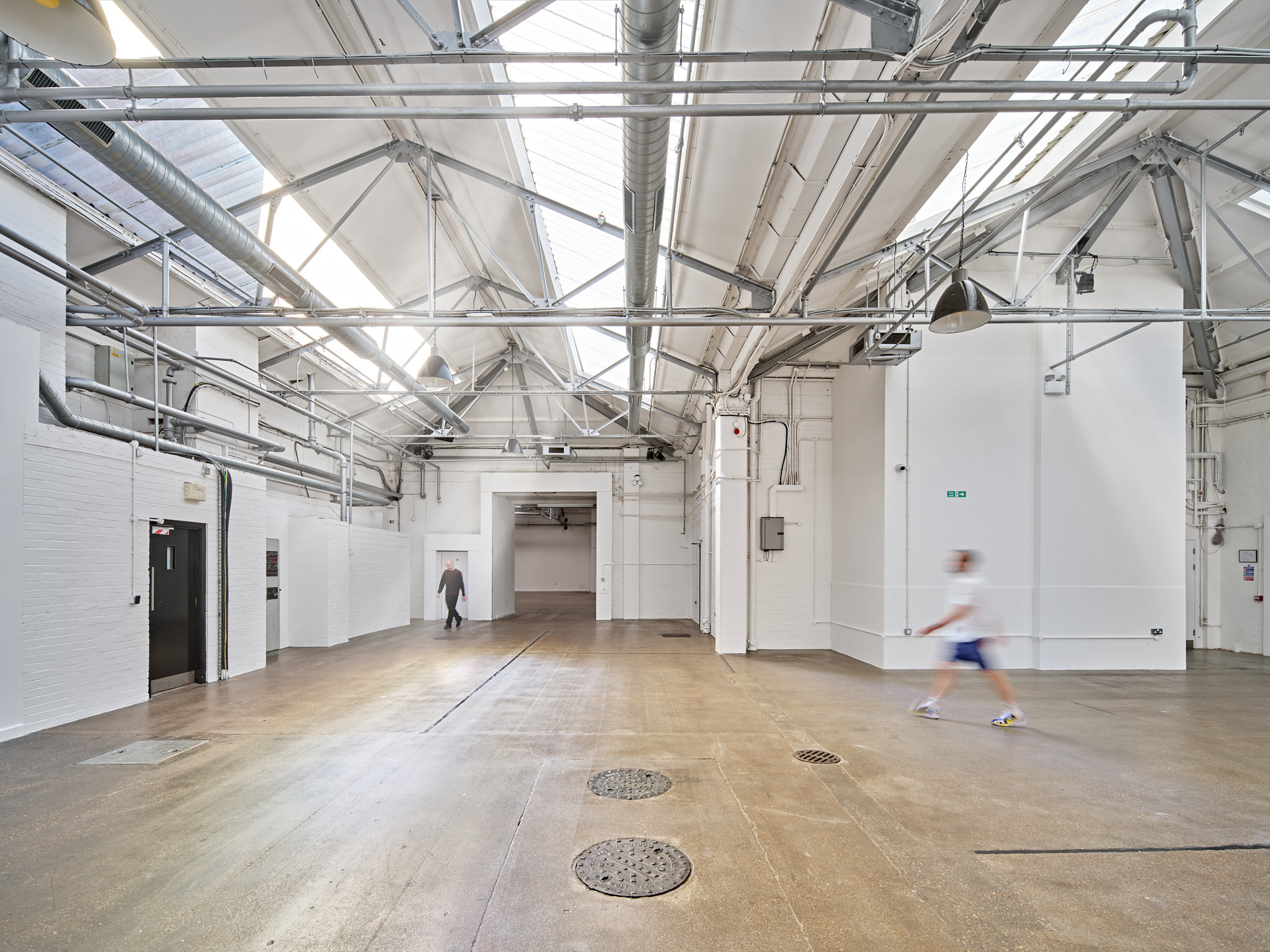 Studio 4 + 5 - lqnrqxcz0we.jpg