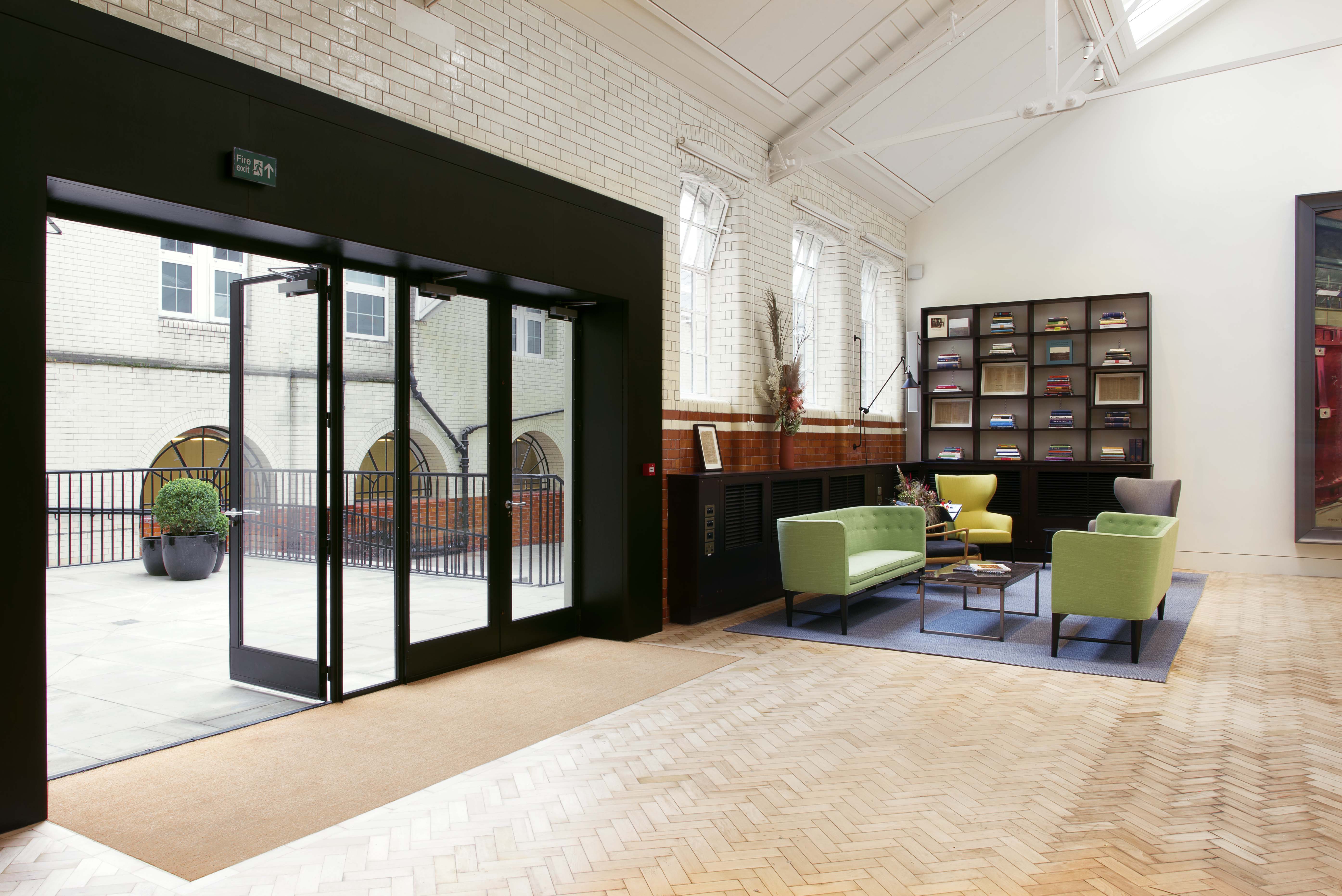 Modern lobby at Smith Centre, Science Museum; ideal for networking events and meetings.