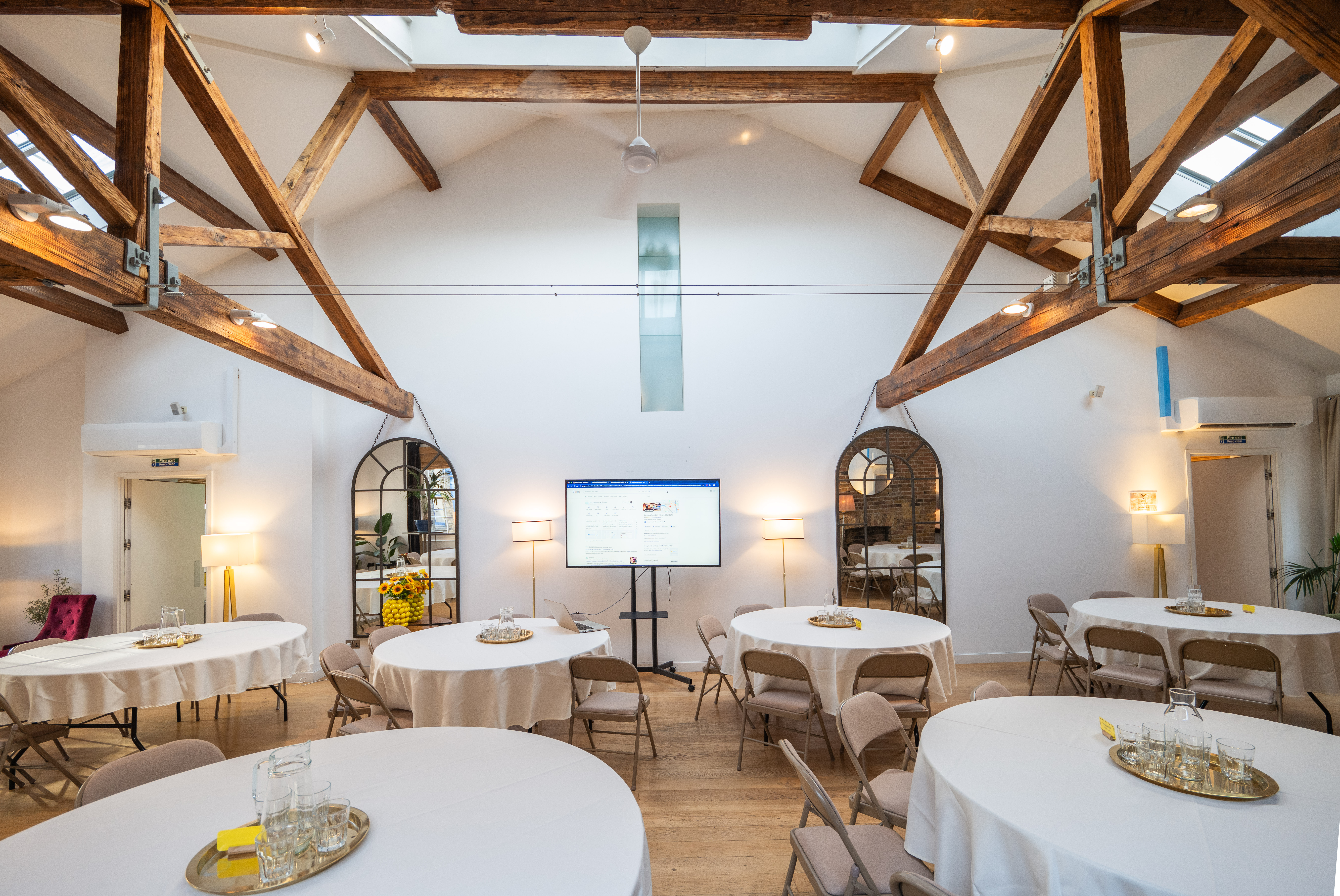 Whole Venue - edmg0e04jvd.jpg