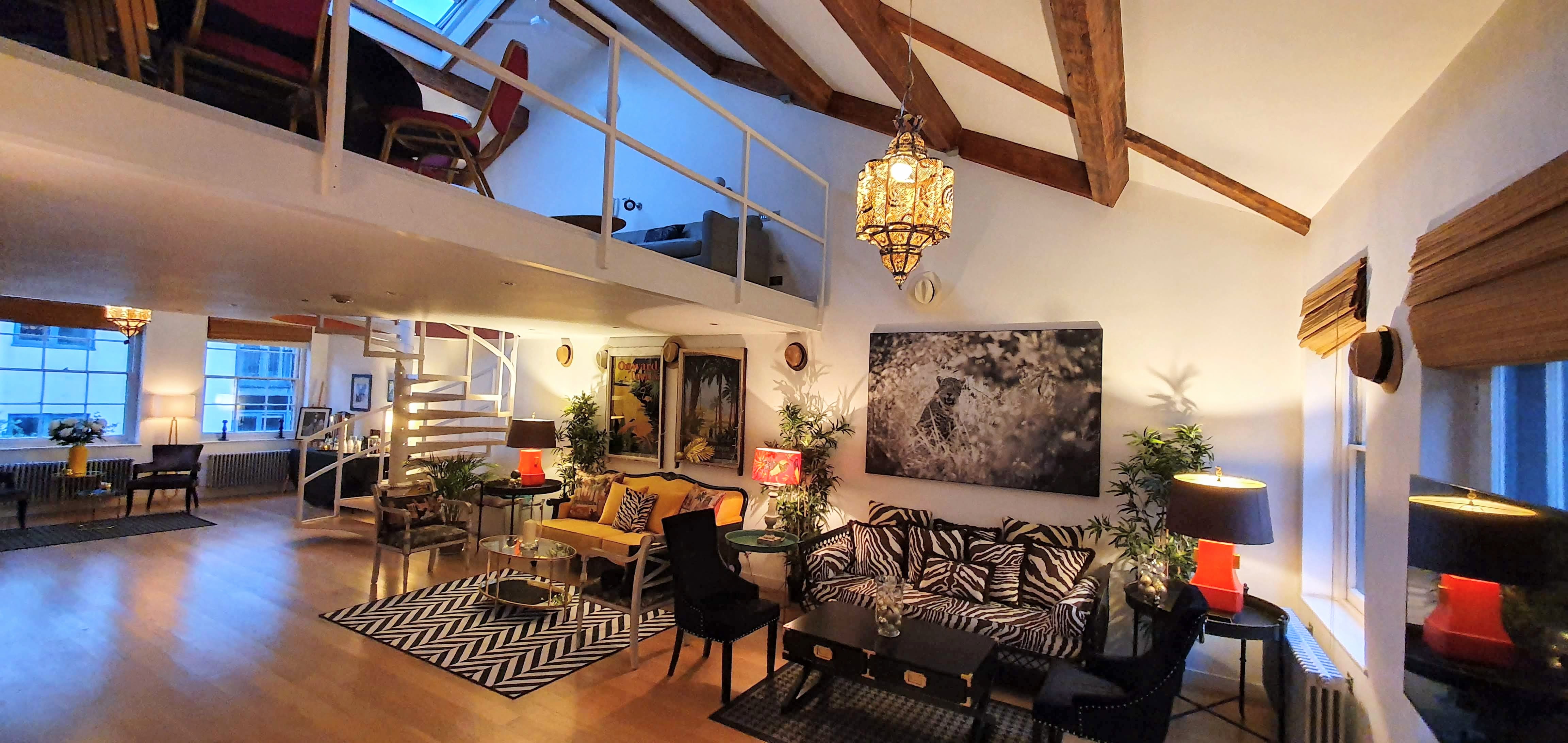 Whole Venue - fdj2hk33ksw.jpg