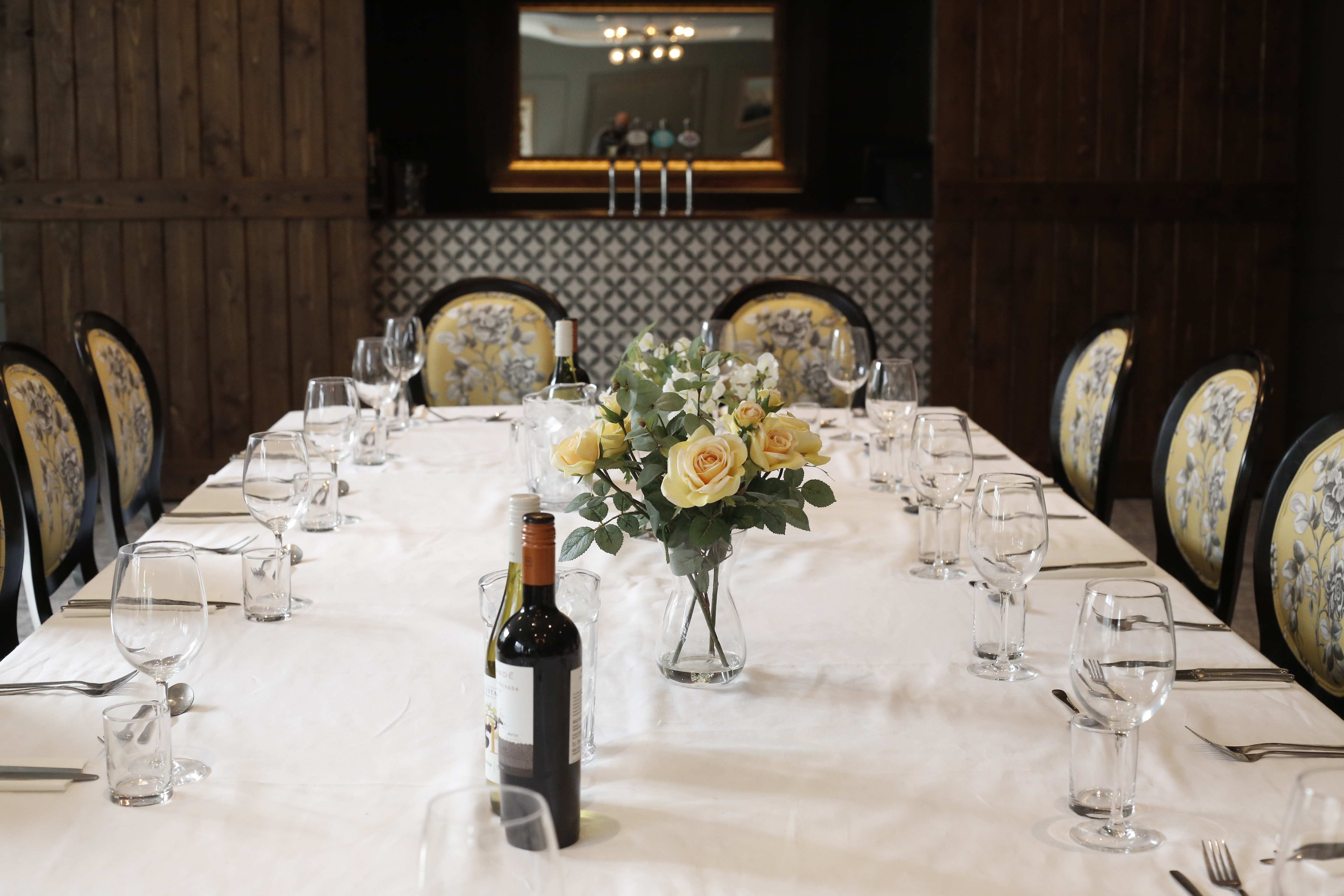 Elegant dining table in Westminster Suite, ideal for corporate meetings and intimate events.