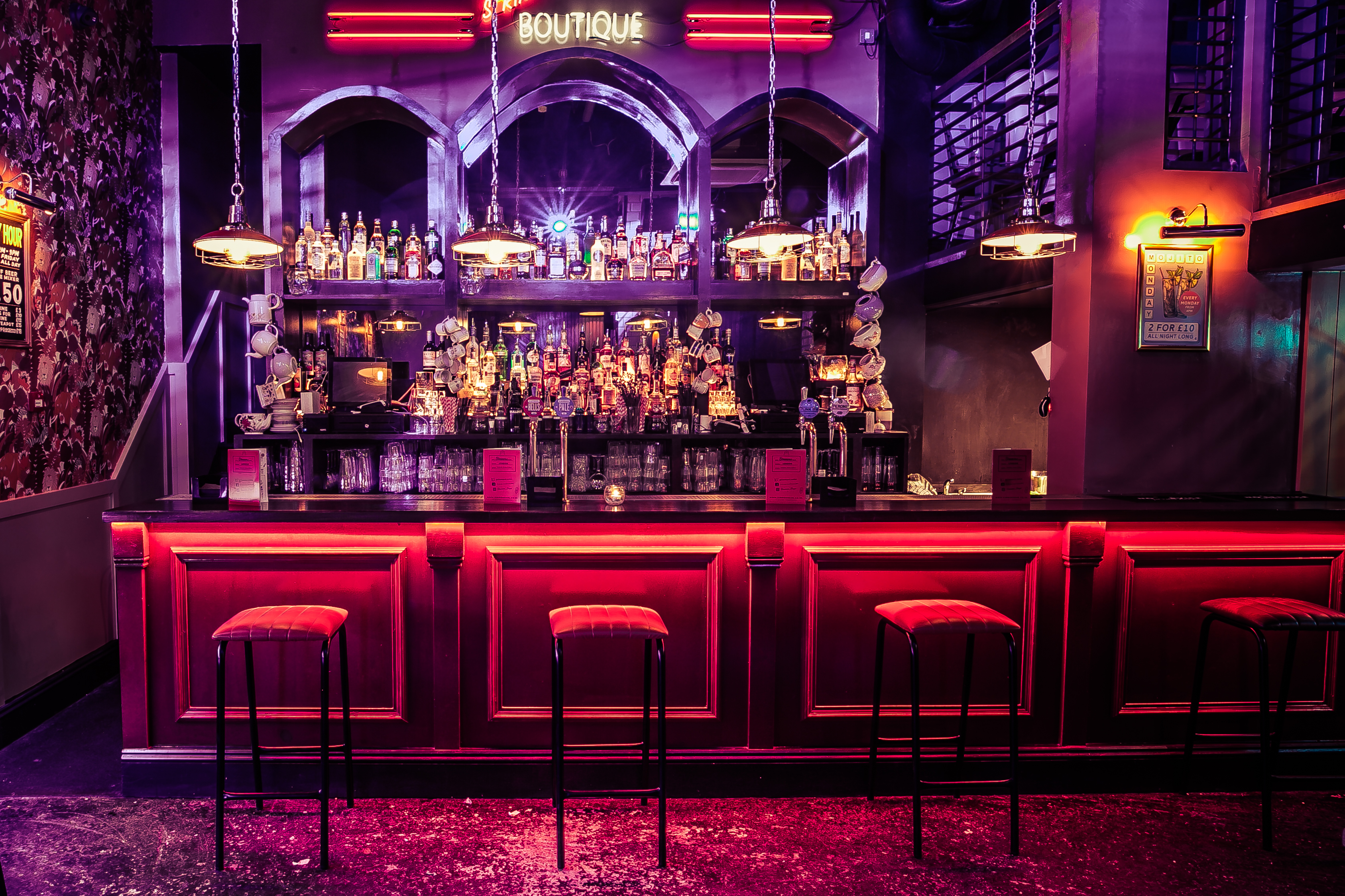 Vibrant bar venue in Simmons for networking events and social gatherings.