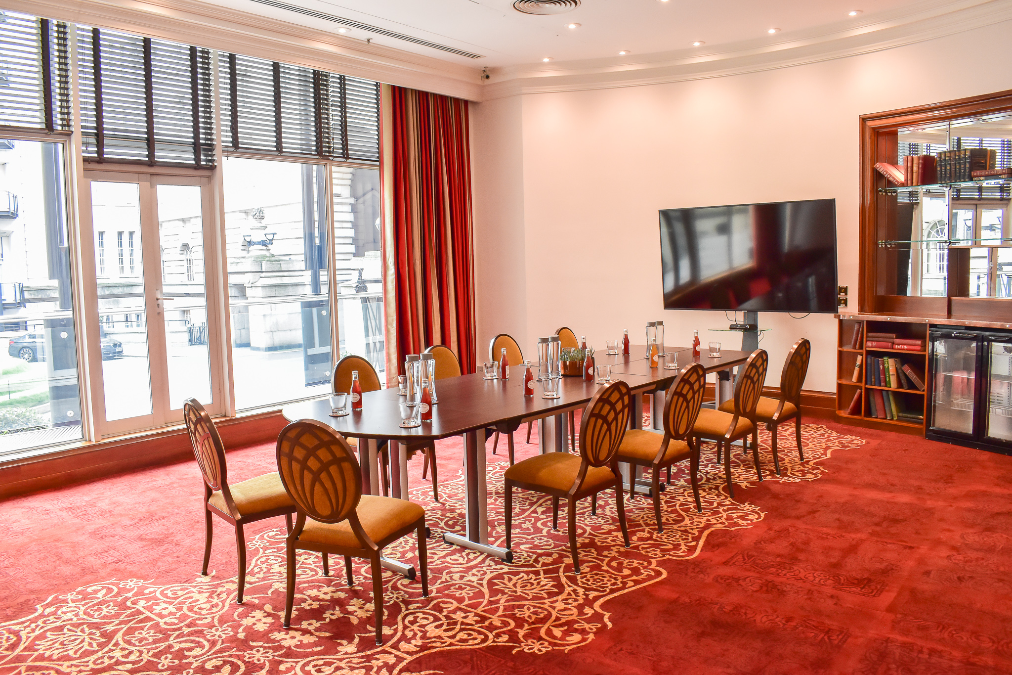 Elegant meeting room at London Marriott, perfect for executive meetings and workshops.