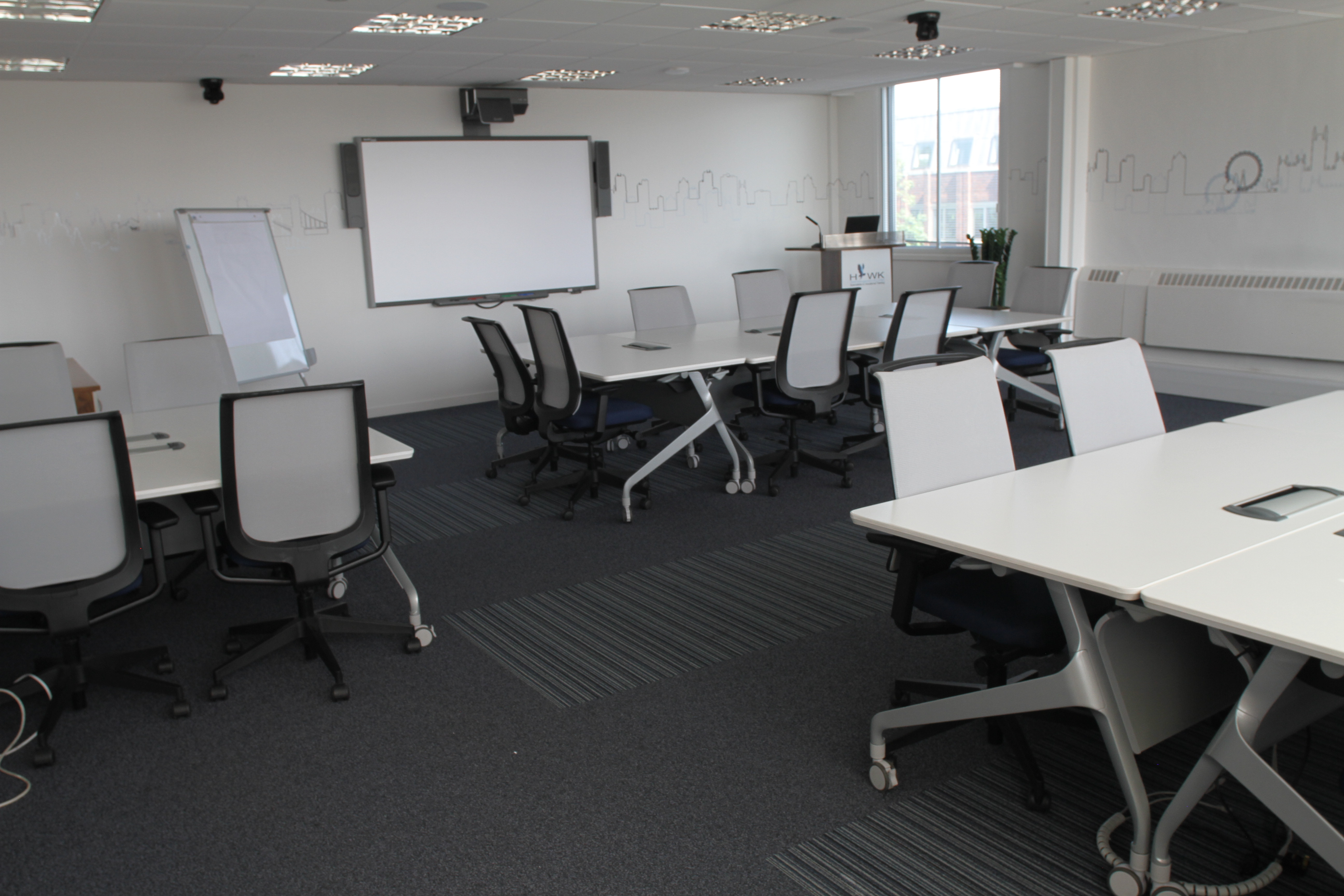 Modern meeting space in Hawk Training, ideal for workshops and brainstorming sessions.