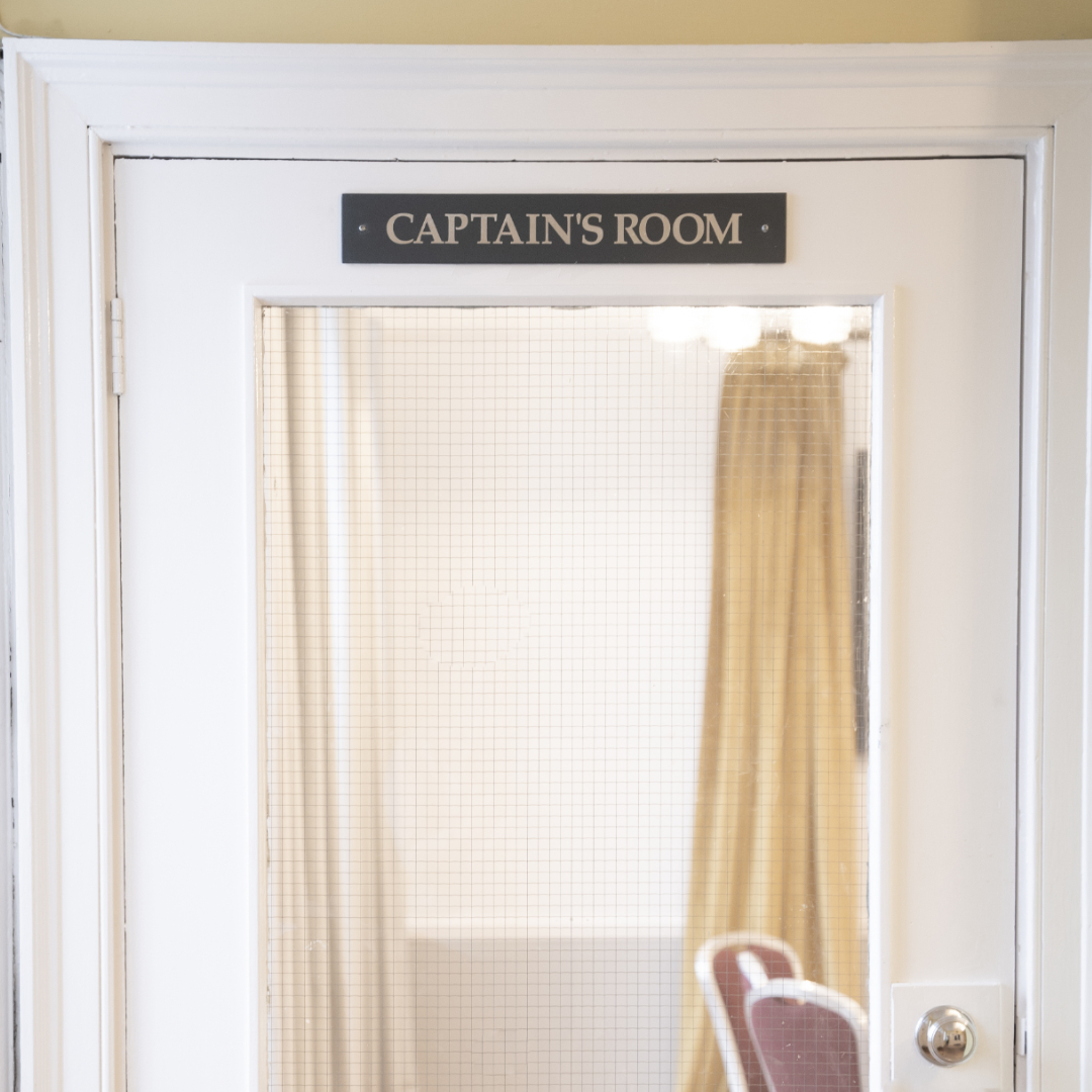 Captains Room at Linden House: exclusive meeting space for professional gatherings.