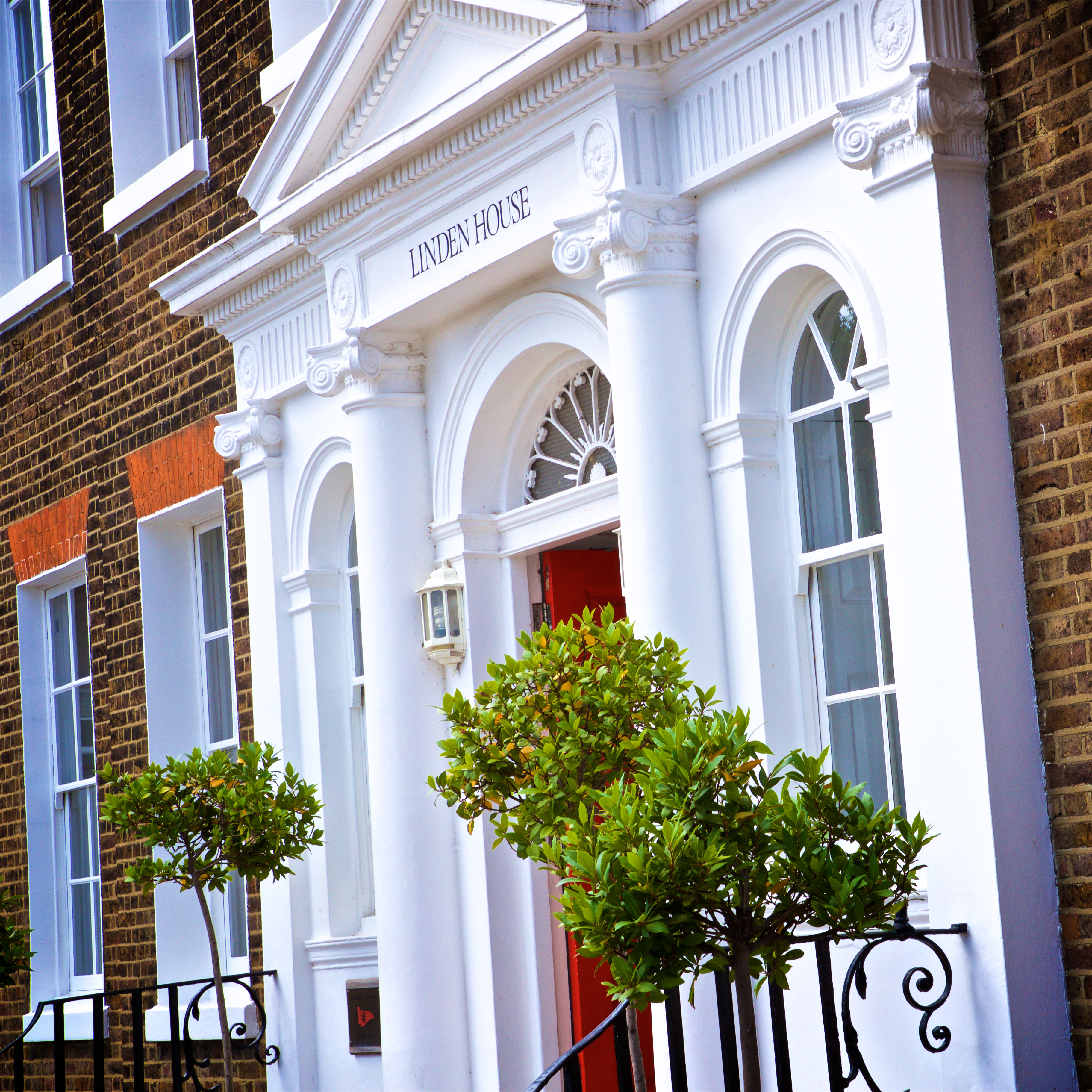 Elegant venue entrance of Commodores Room, perfect for meetings and events.