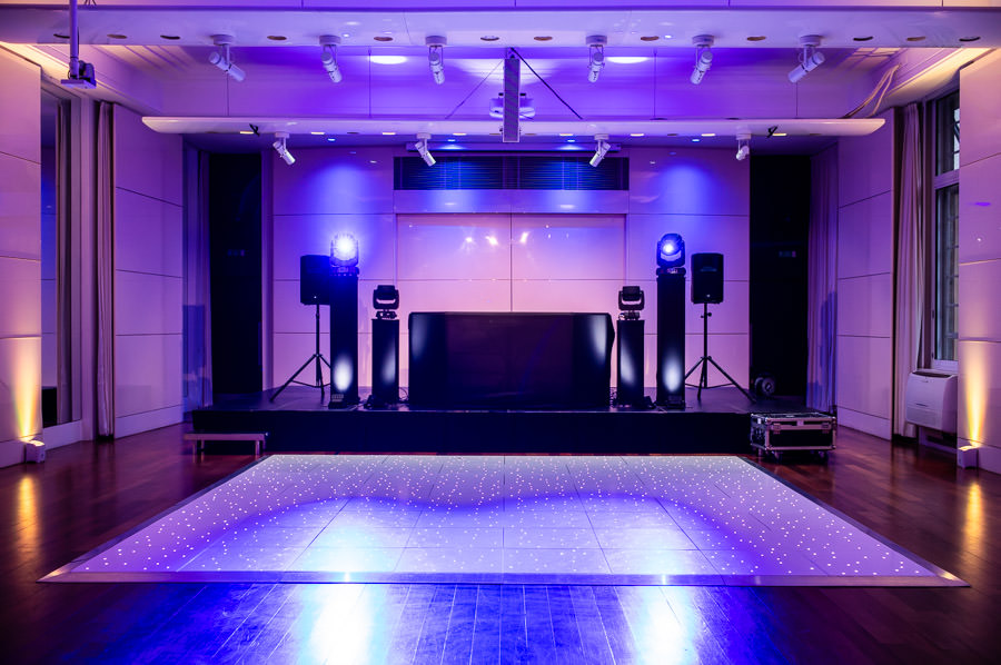 Christmas Parties - oz1effhqrmw.jpg