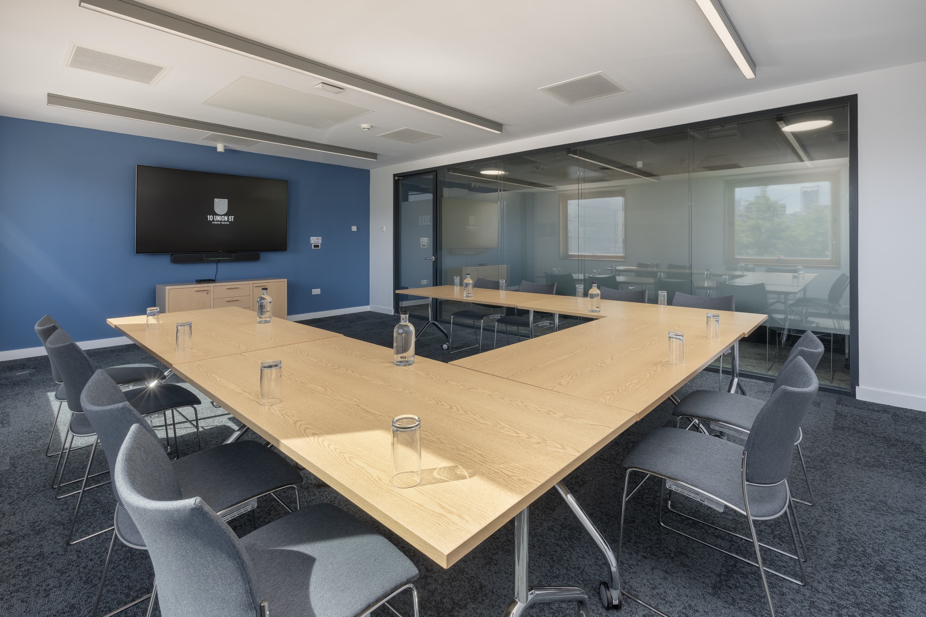 U-shape boardroom at 10 Union Street with AV technology for collaborative workshops and meetings.