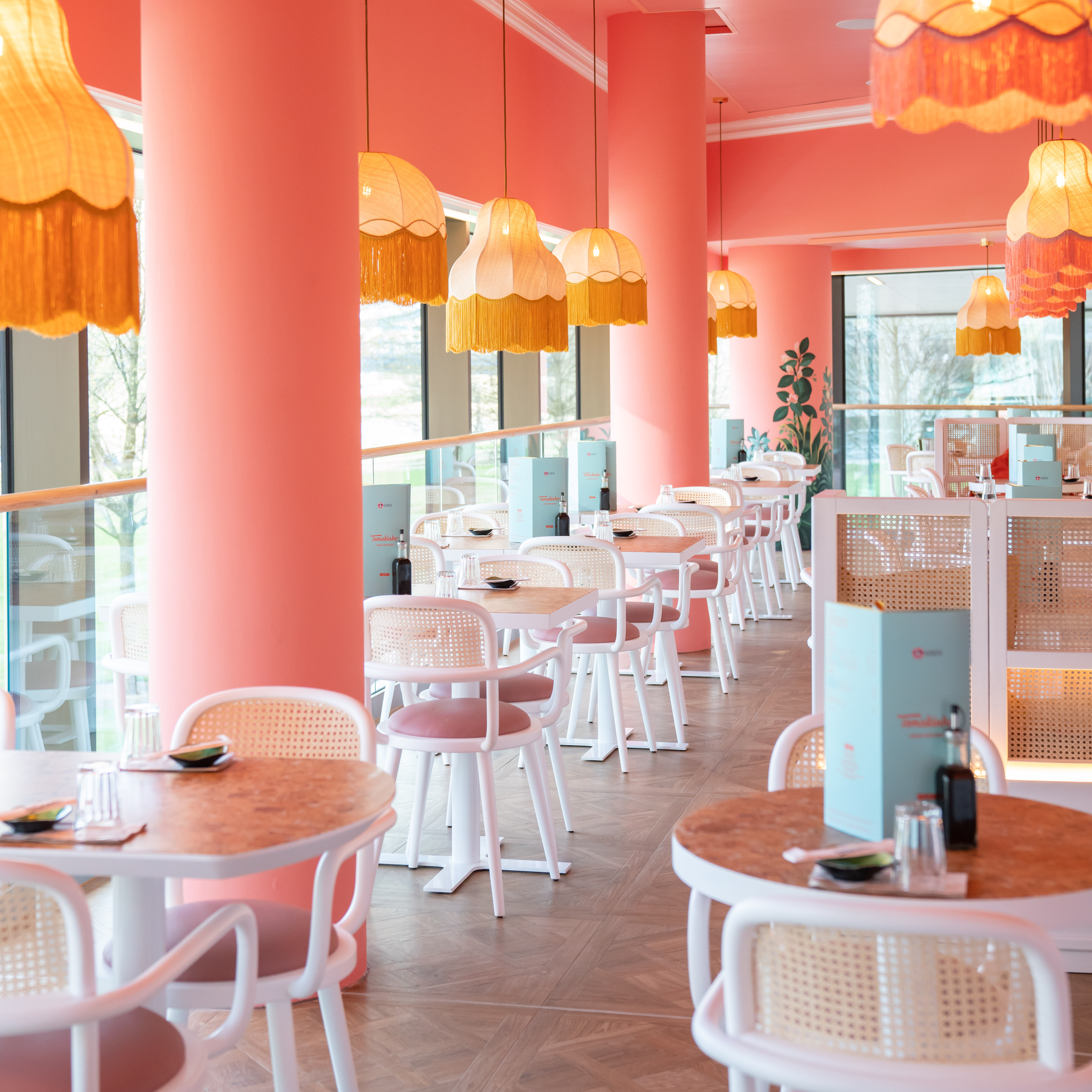 Vibrant dining space at Temakinho Tower Bridge, ideal for casual meetings and events.