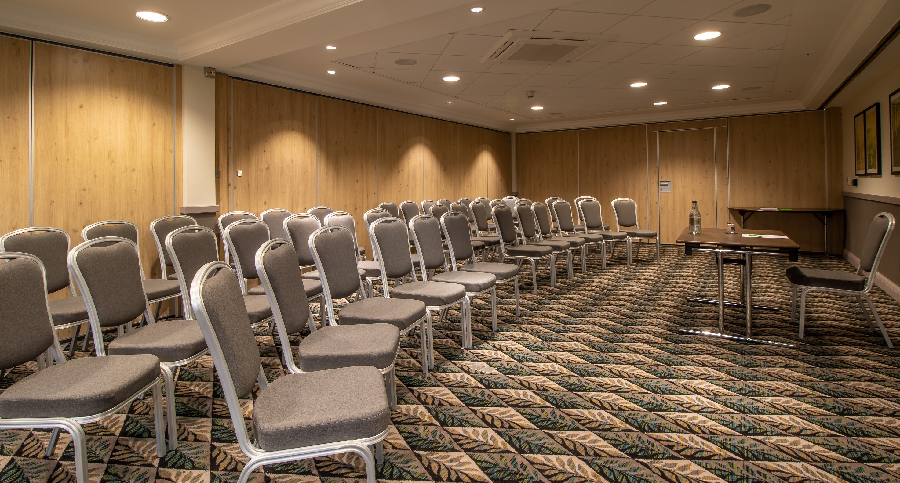 Oadby Suite meeting room at Holiday Inn Leicester, ideal for workshops and presentations.