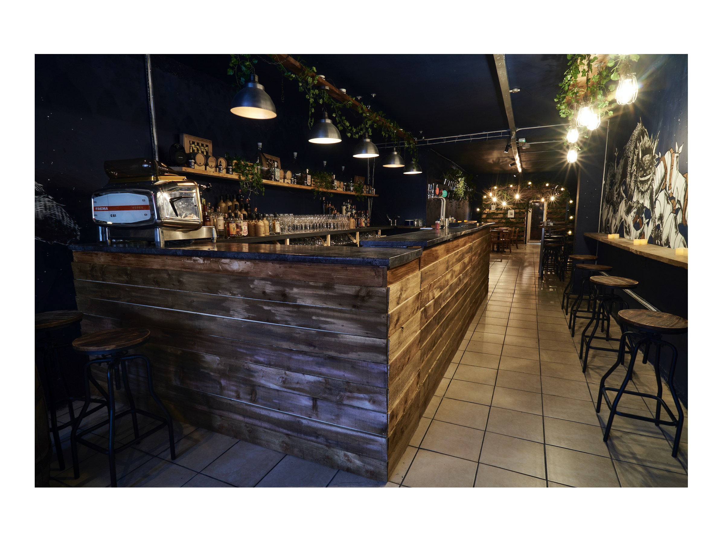 BATCH Cocktail Bar - hvwnvodto04.png