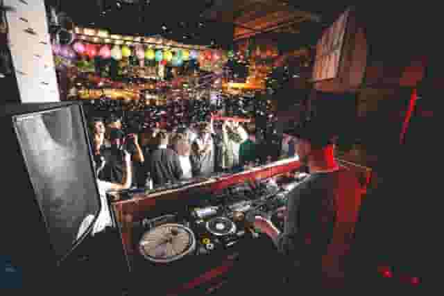 90 Bar & Kitchen
