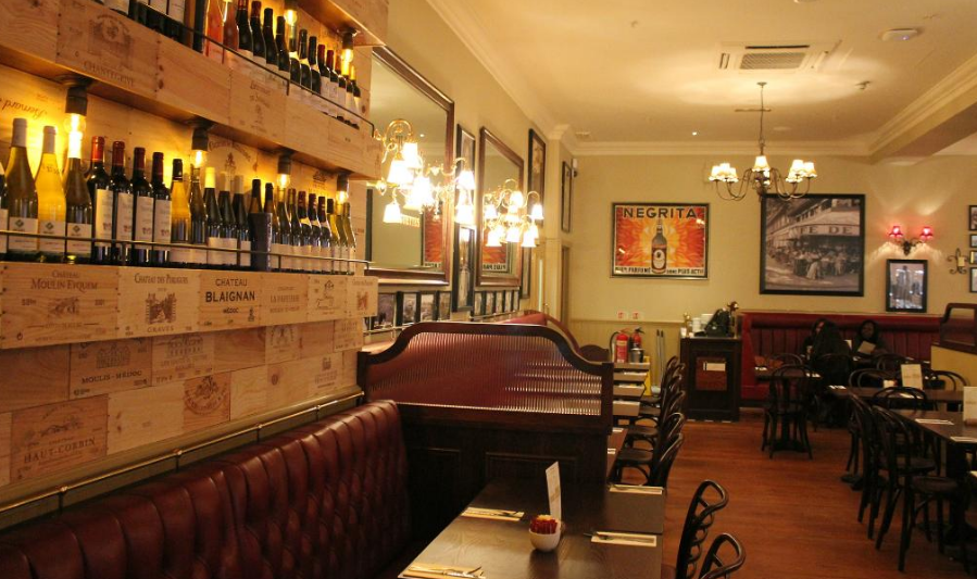 Cozy Café Rouge Bluewater venue with elegant decor for intimate gatherings and meetings.