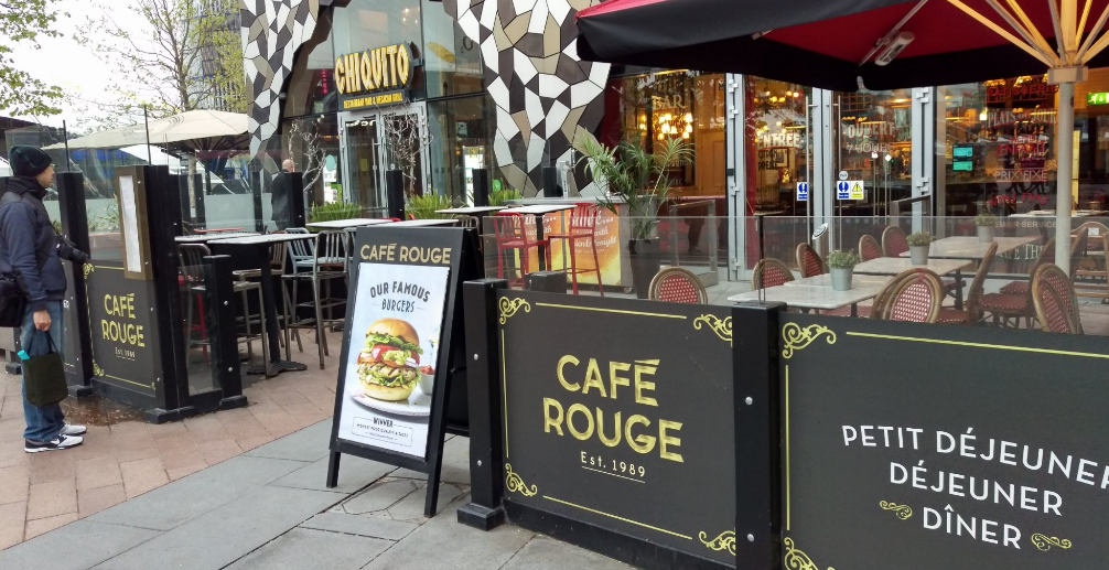 Café Rouge London - The O2: vibrant outdoor seating for casual meetings and networking events.