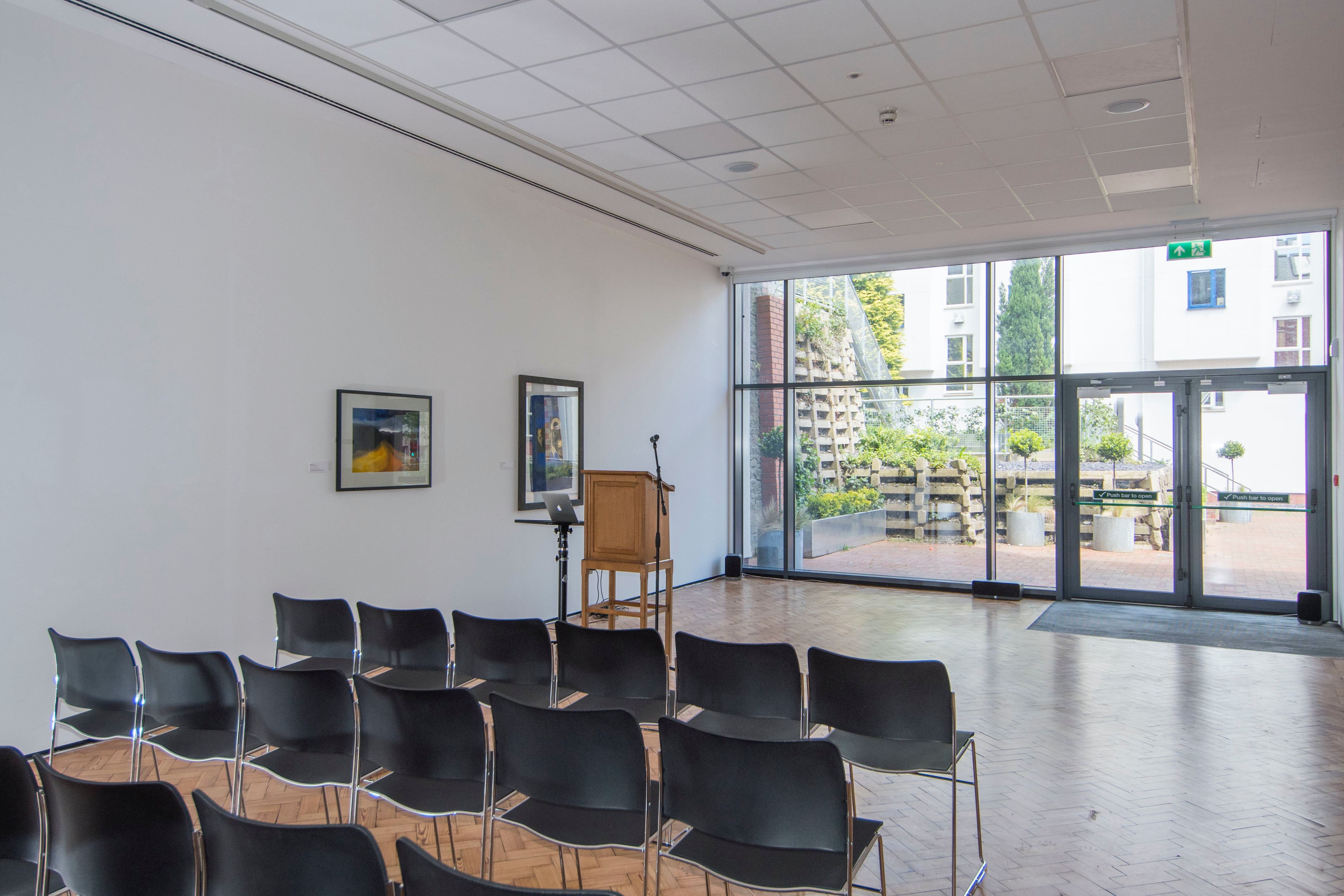 Glynn Vivian Art Gallery Lecture Theatre, minimalist design, ideal for presentations and workshops.