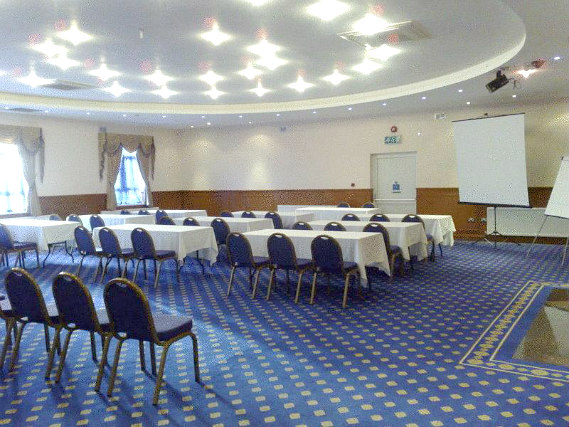 Banqueting Hall in Ealing Suite, organized meeting room for conferences and workshops.