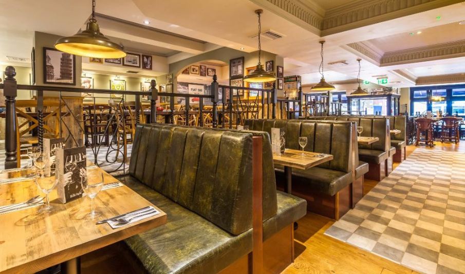 Cozy restaurant venue in Bella Italia Birmingham for intimate events and gatherings.