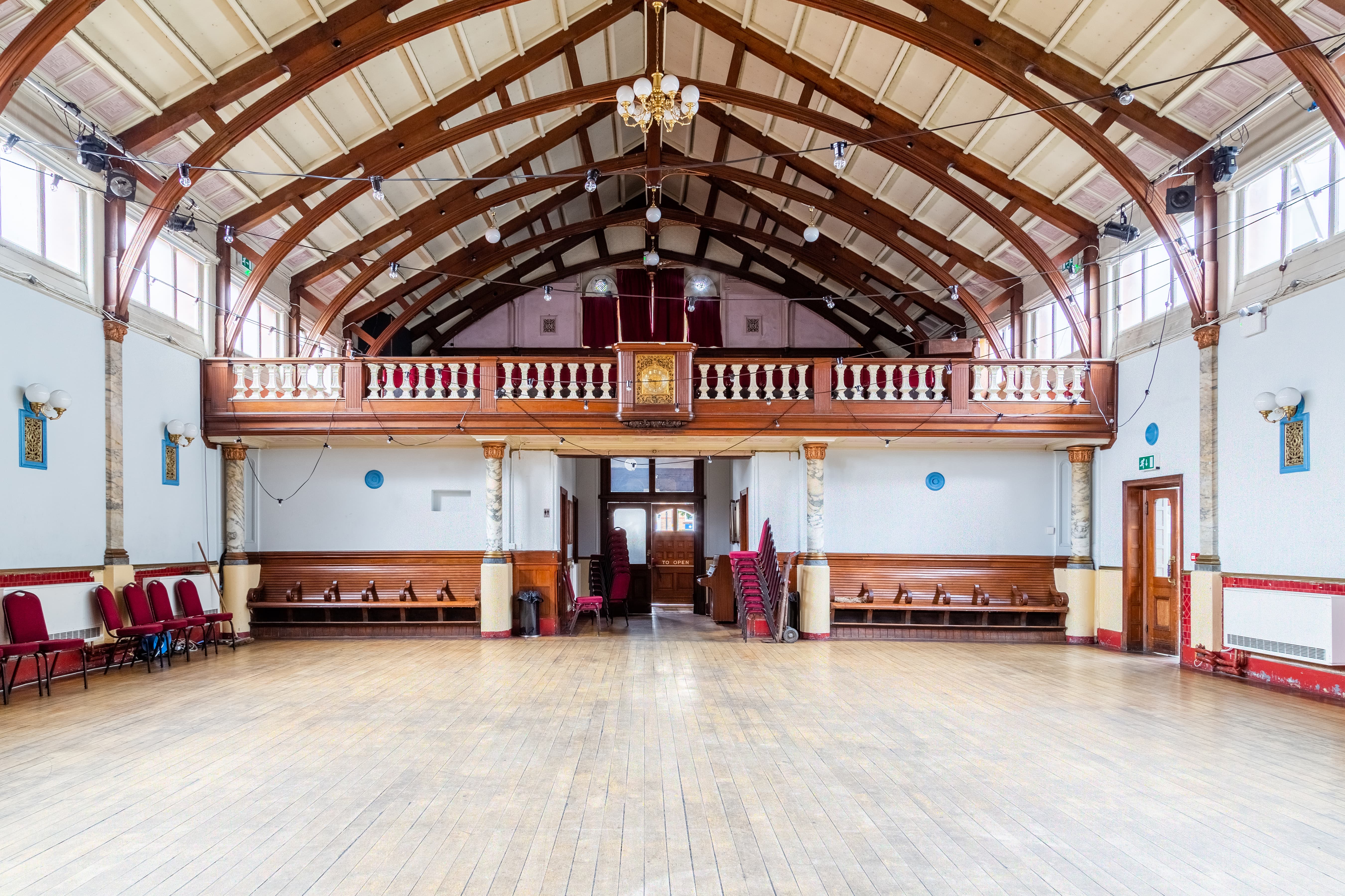 Spacious Stanley Hall venue with high ceilings for events and workshops in London.