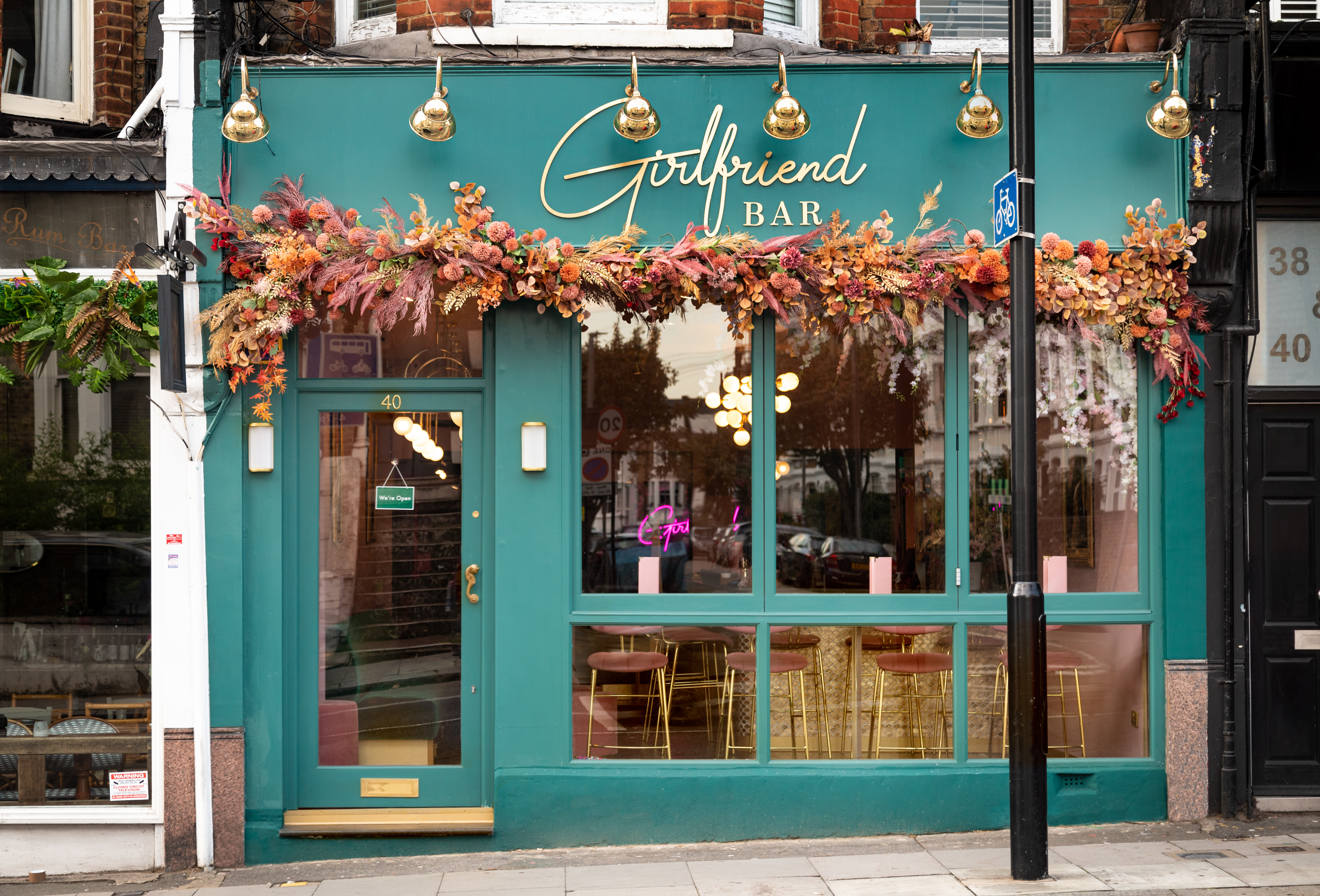 Charming teal venue for intimate gatherings and networking events in Clapham.