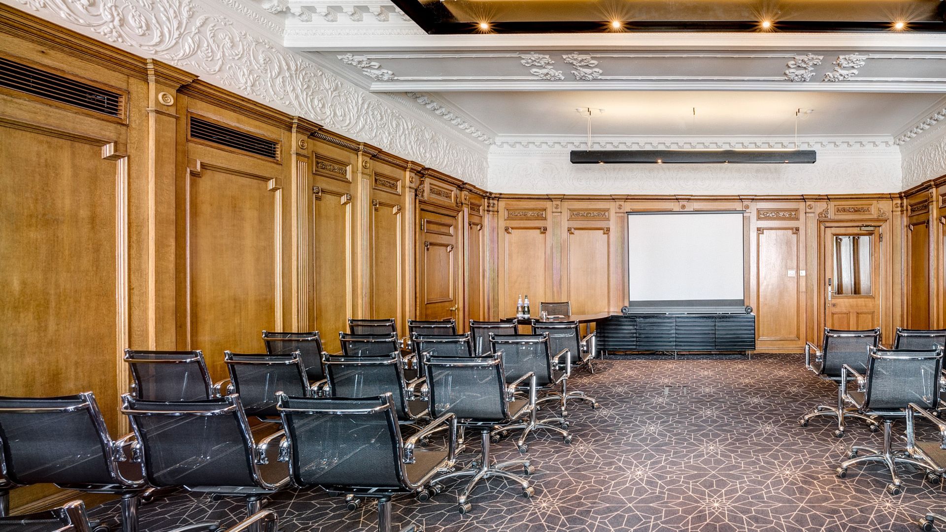 Elegant meeting room at Apex Waterloo Place Hotel, ideal for corporate events and workshops.