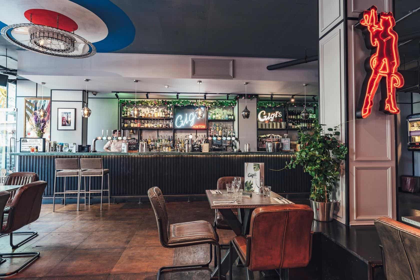 Stylish bar at Hoxton Underbelly, perfect for networking events and casual meetings.
