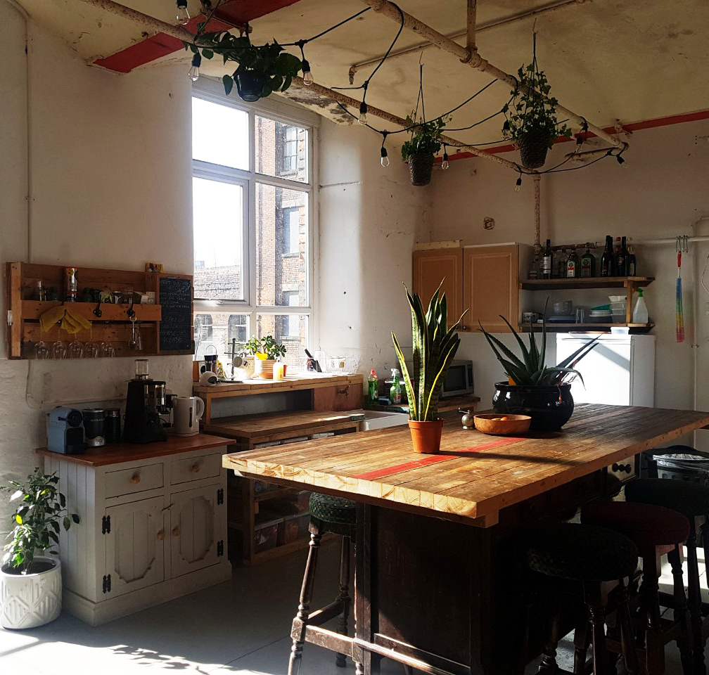 Bright kitchen venue in Wellington Studios for informal meetings and networking events.