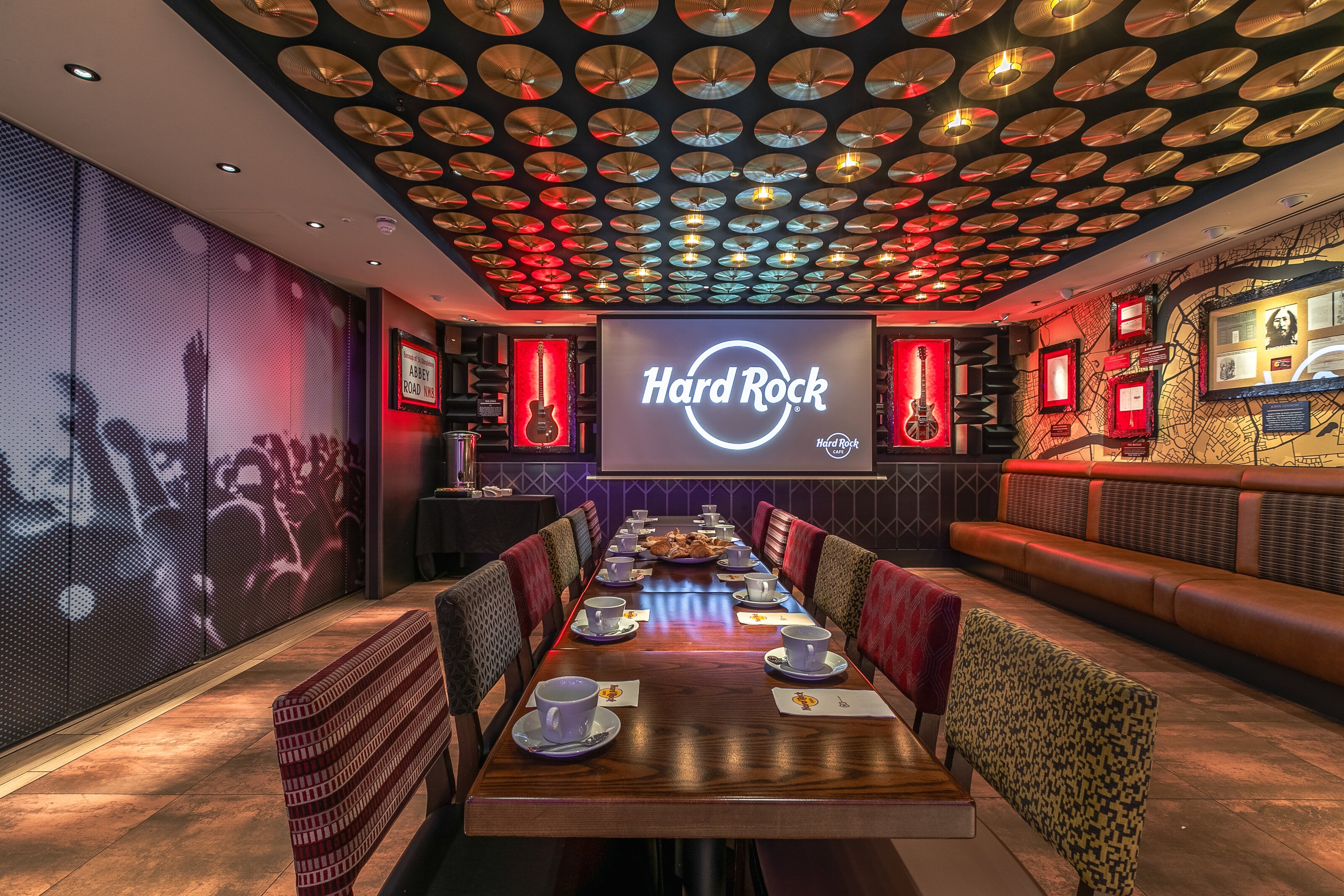 Legends Room at Hard Rock Cafe: stylish meeting space for team-building events.