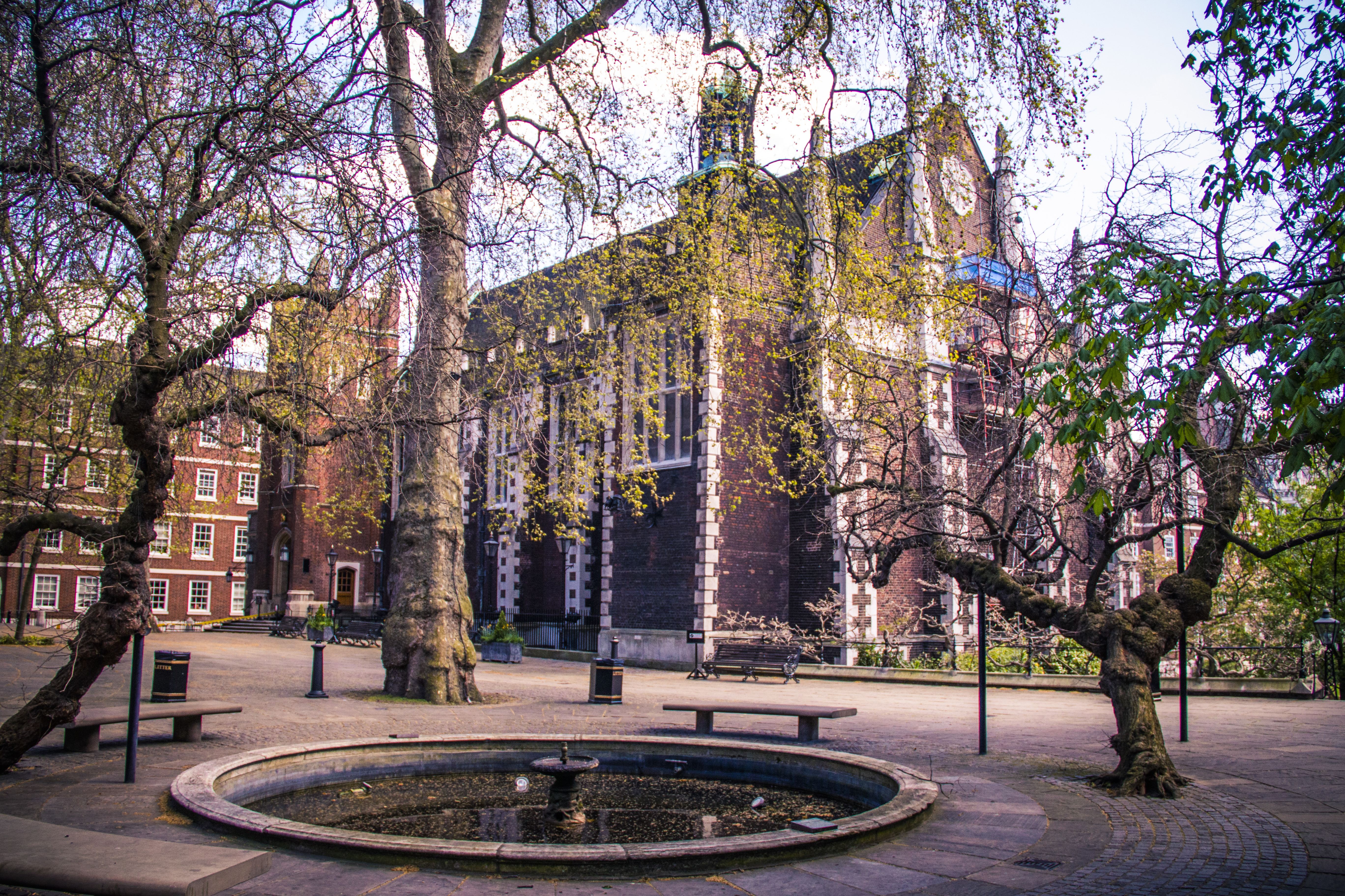 The Elizabethan Hall - uzm20t2iuko.jpg